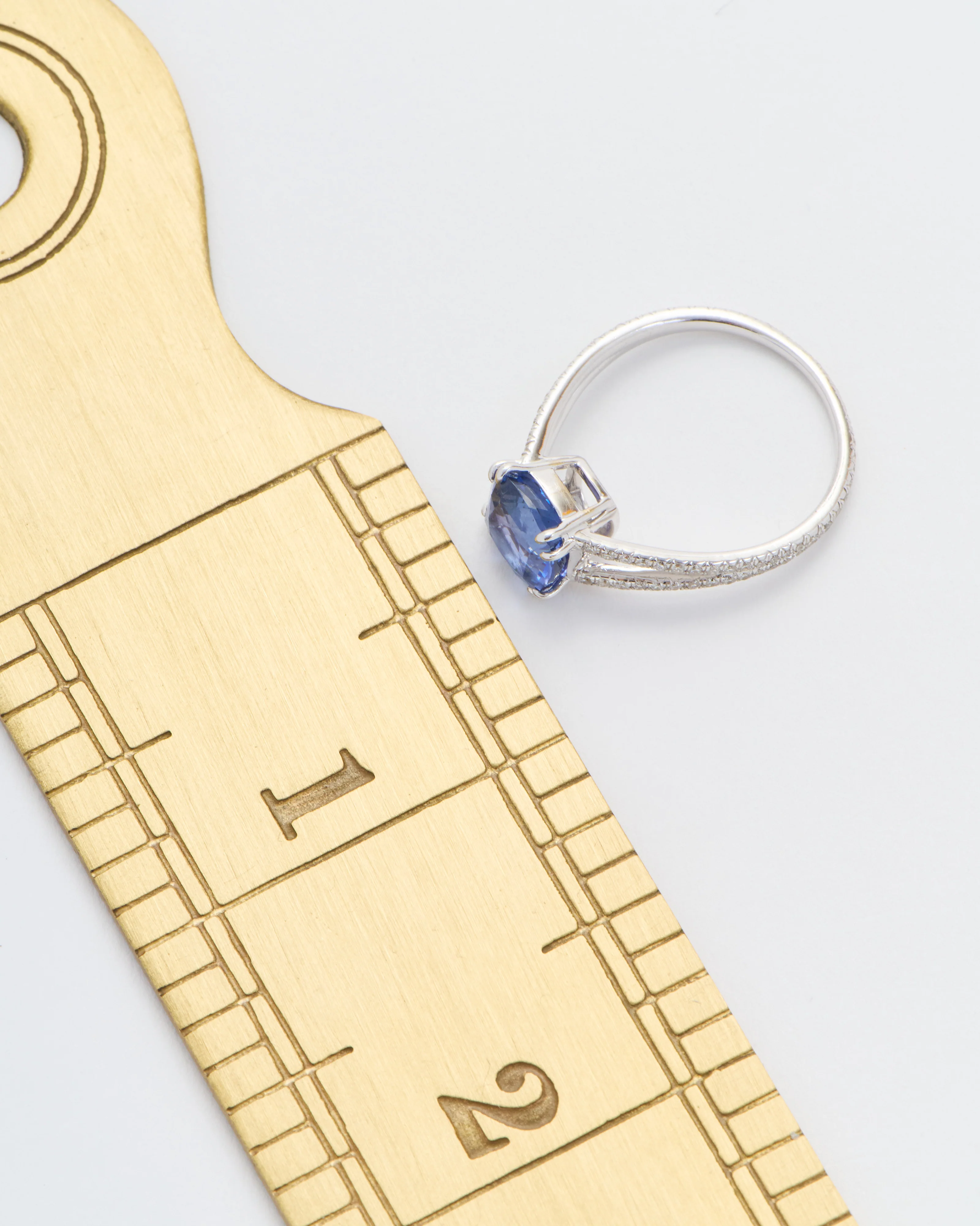 cushion cut sapphire split shank solitaire - Image 9