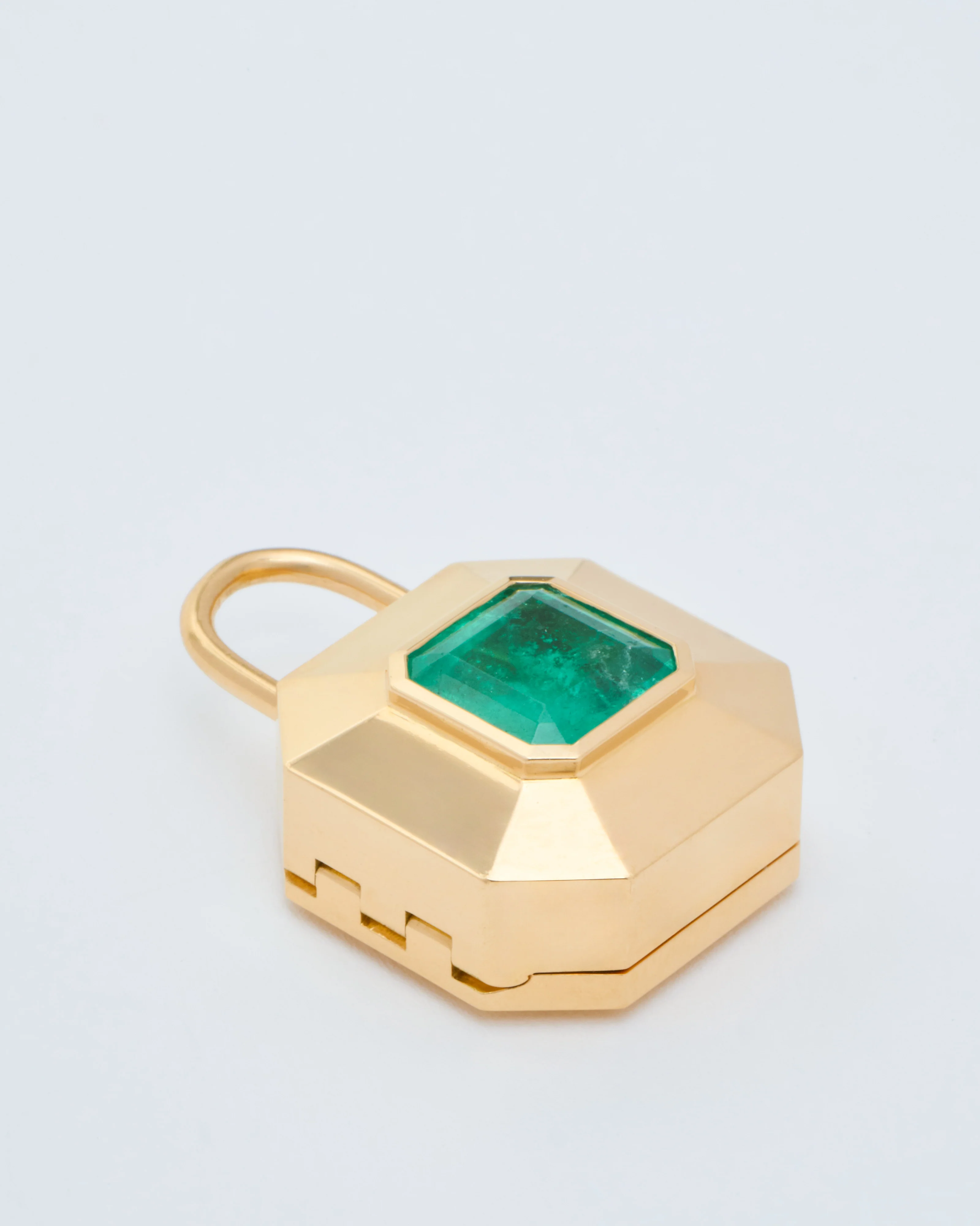 large emerald padlocket - Image 3
