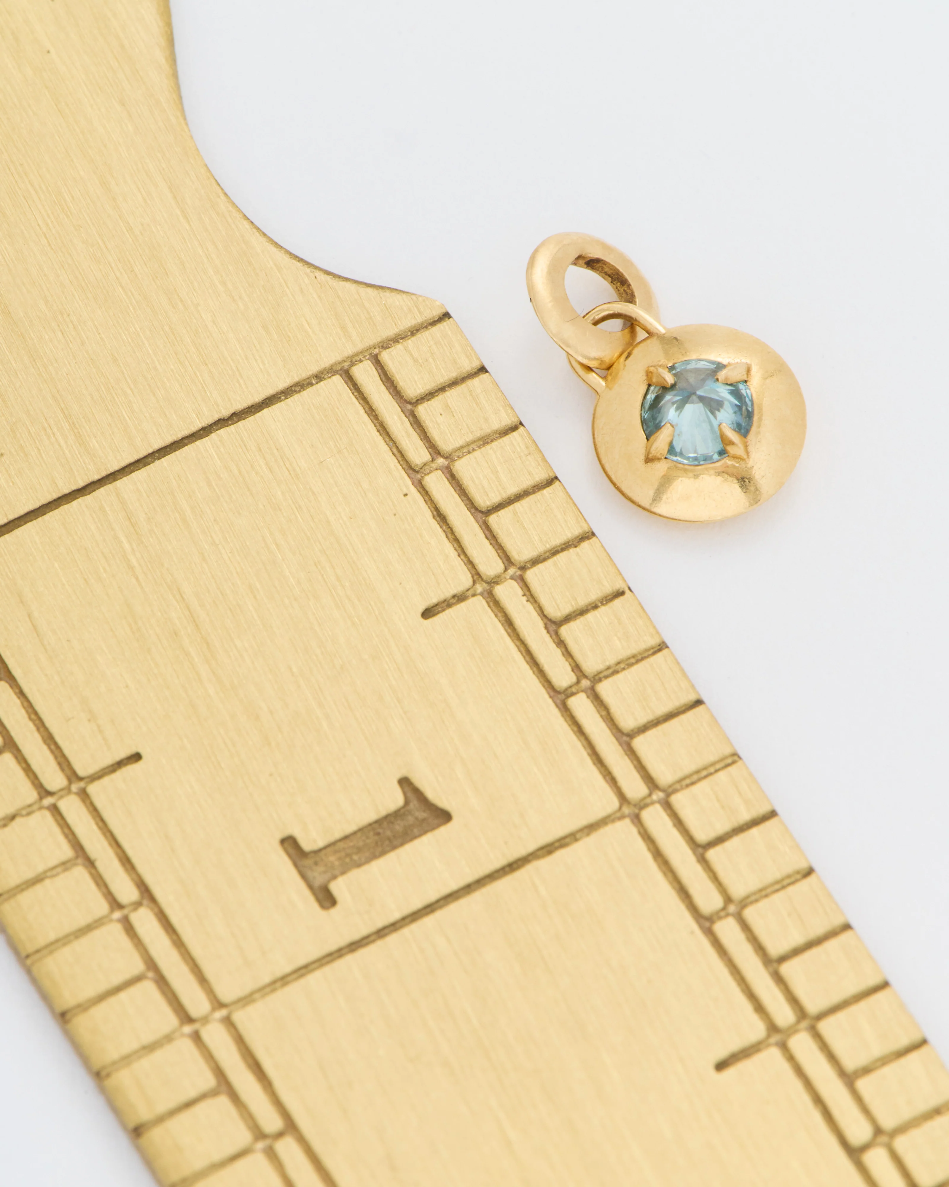 light aqua barbed diamond compass pendant - Image 6
