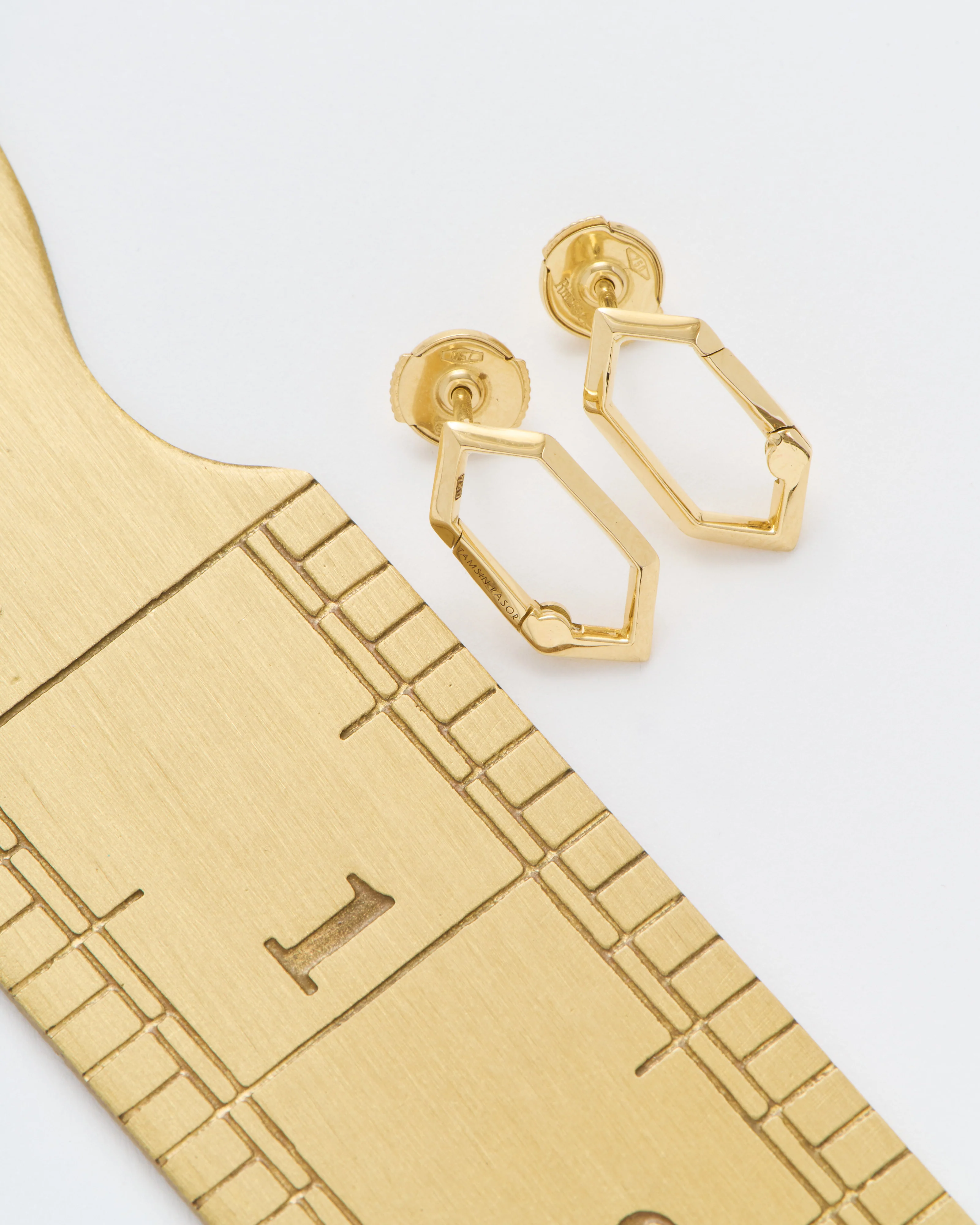 makhaira charm clip studs - Image 5
