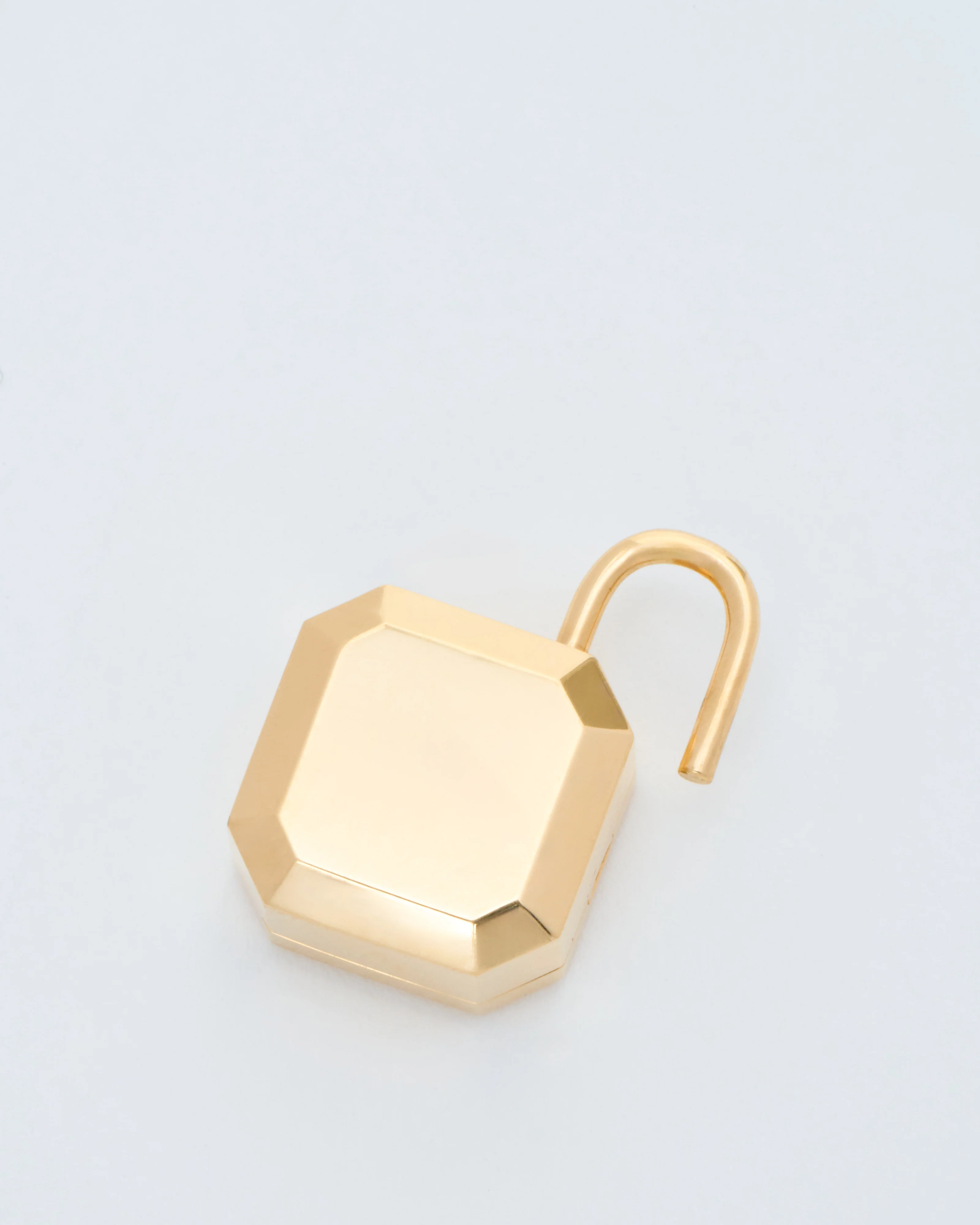 small solid gold padlocket - Image 6