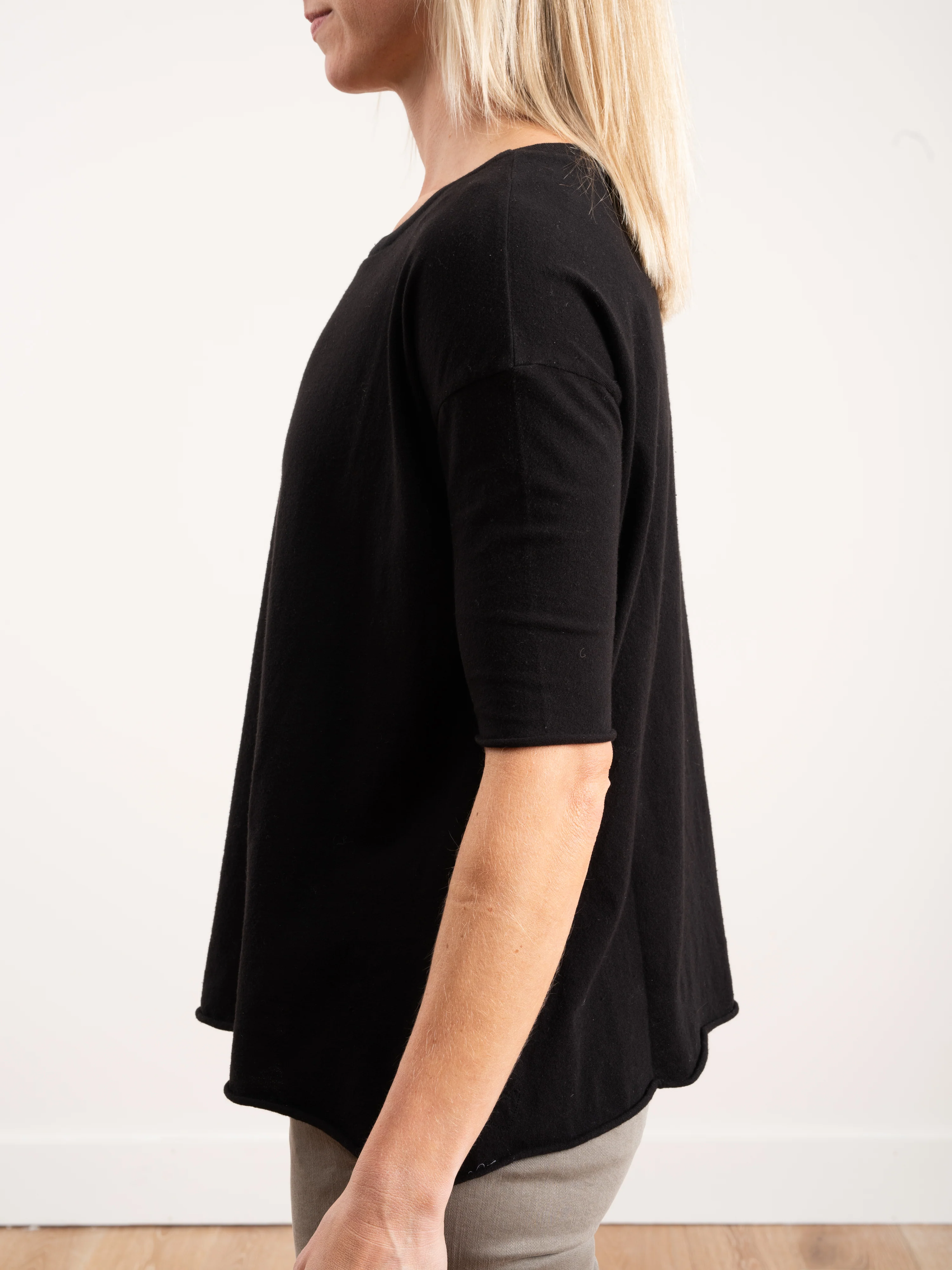 half sleeve tee - black - Image 4