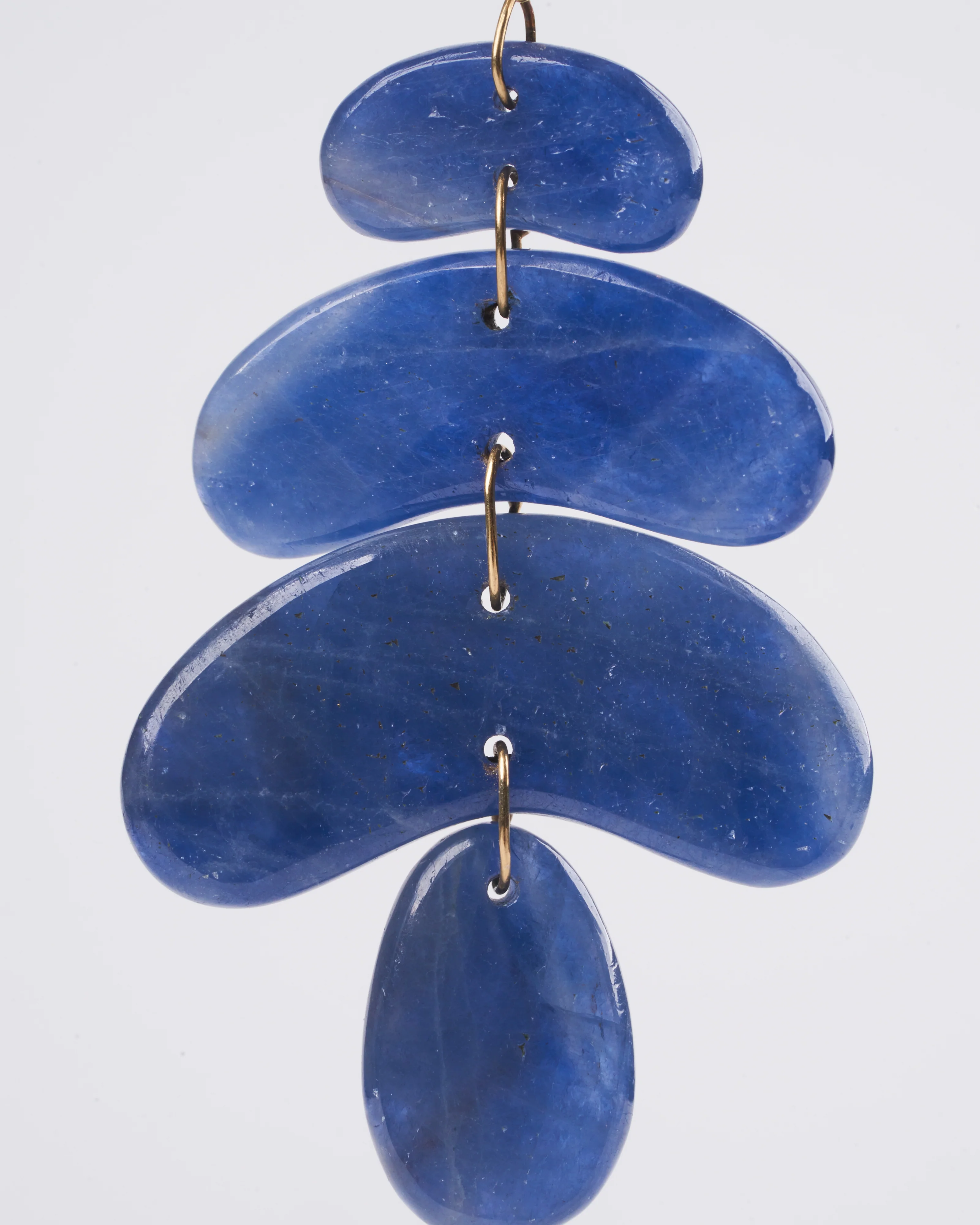 18k small totem blue sapphire earring - blue/gold - Image 3