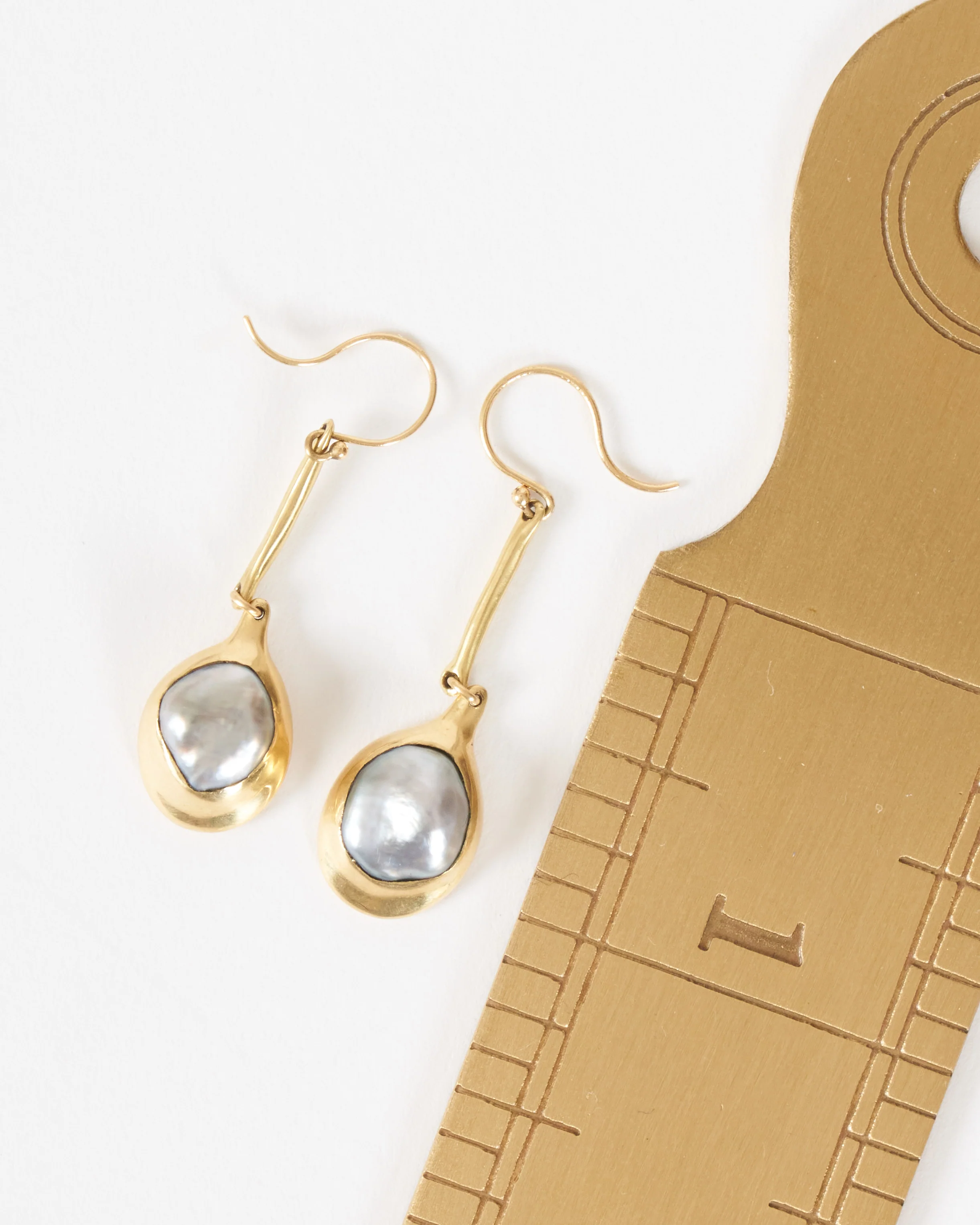 extra long cast line pearl pendant earrings - gold/pearl - Image 5