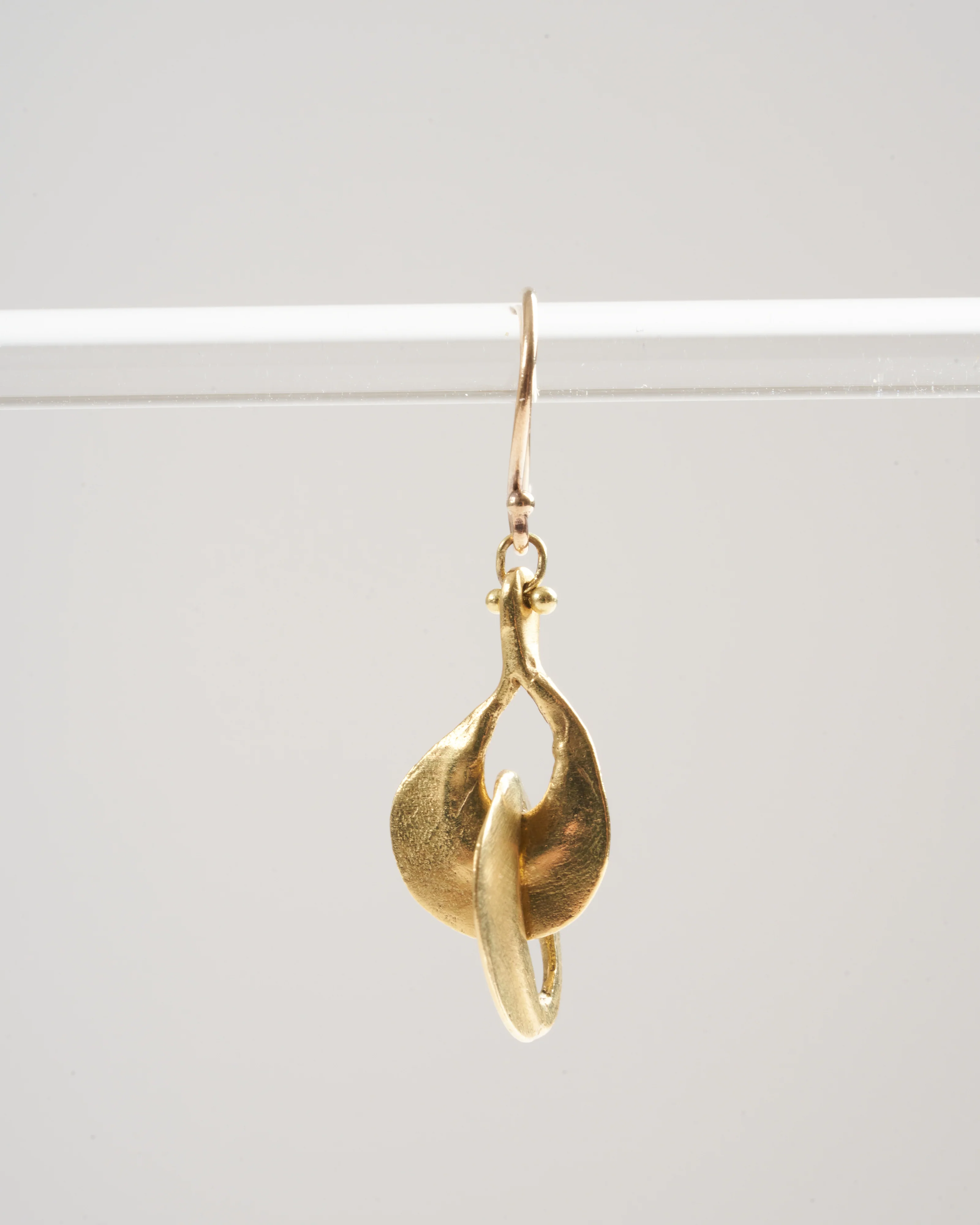 small peacock link earring - gold - Image 3