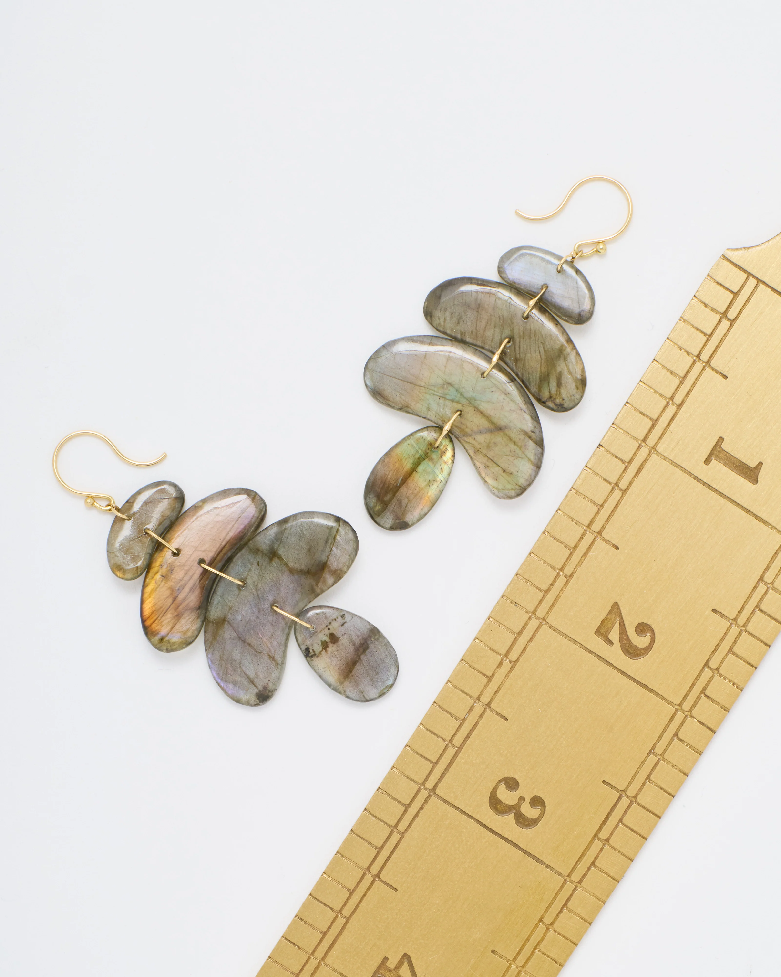 small totem labradorite earring - Image 6