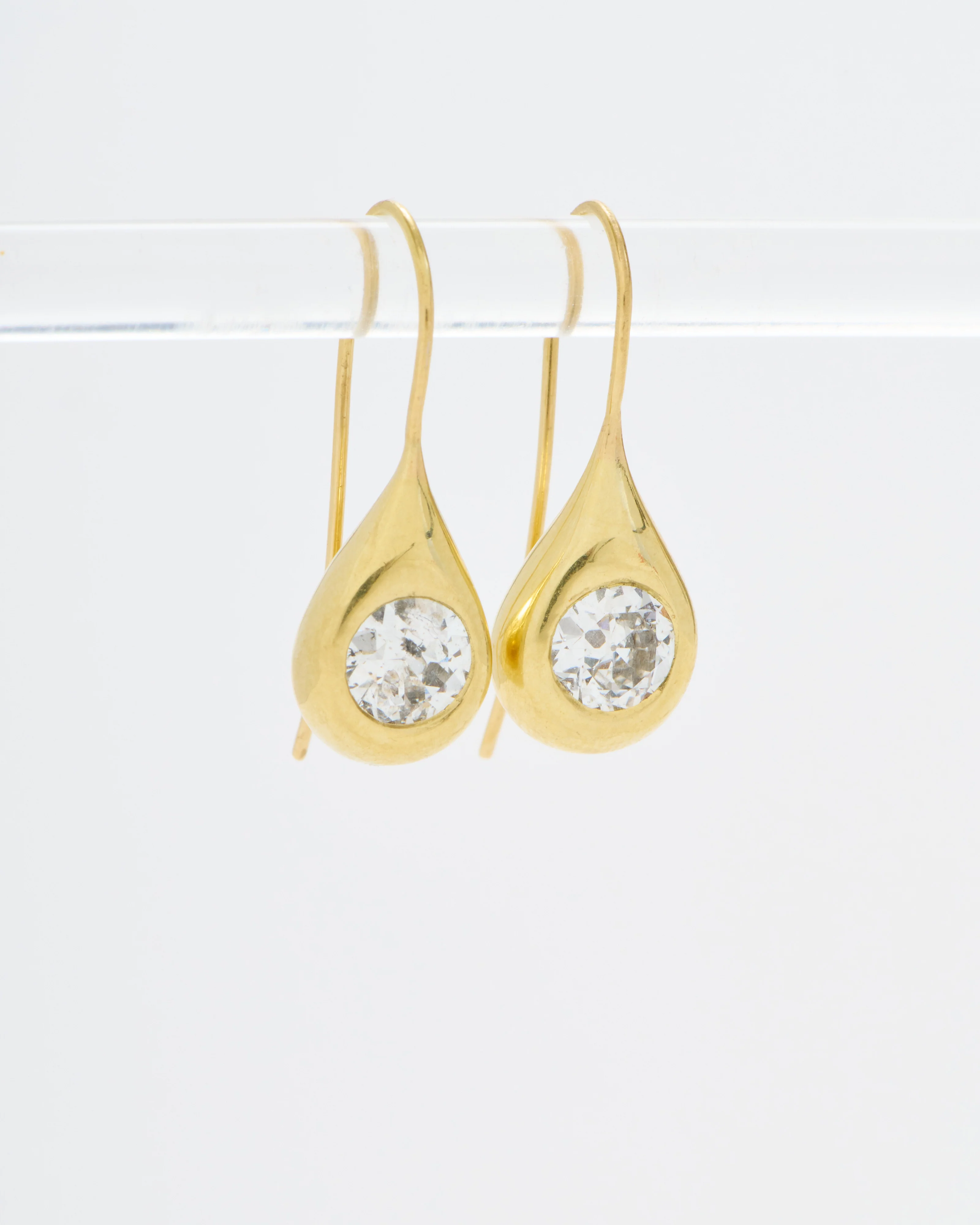 teardrop solitaire diamond earrings - Image 3