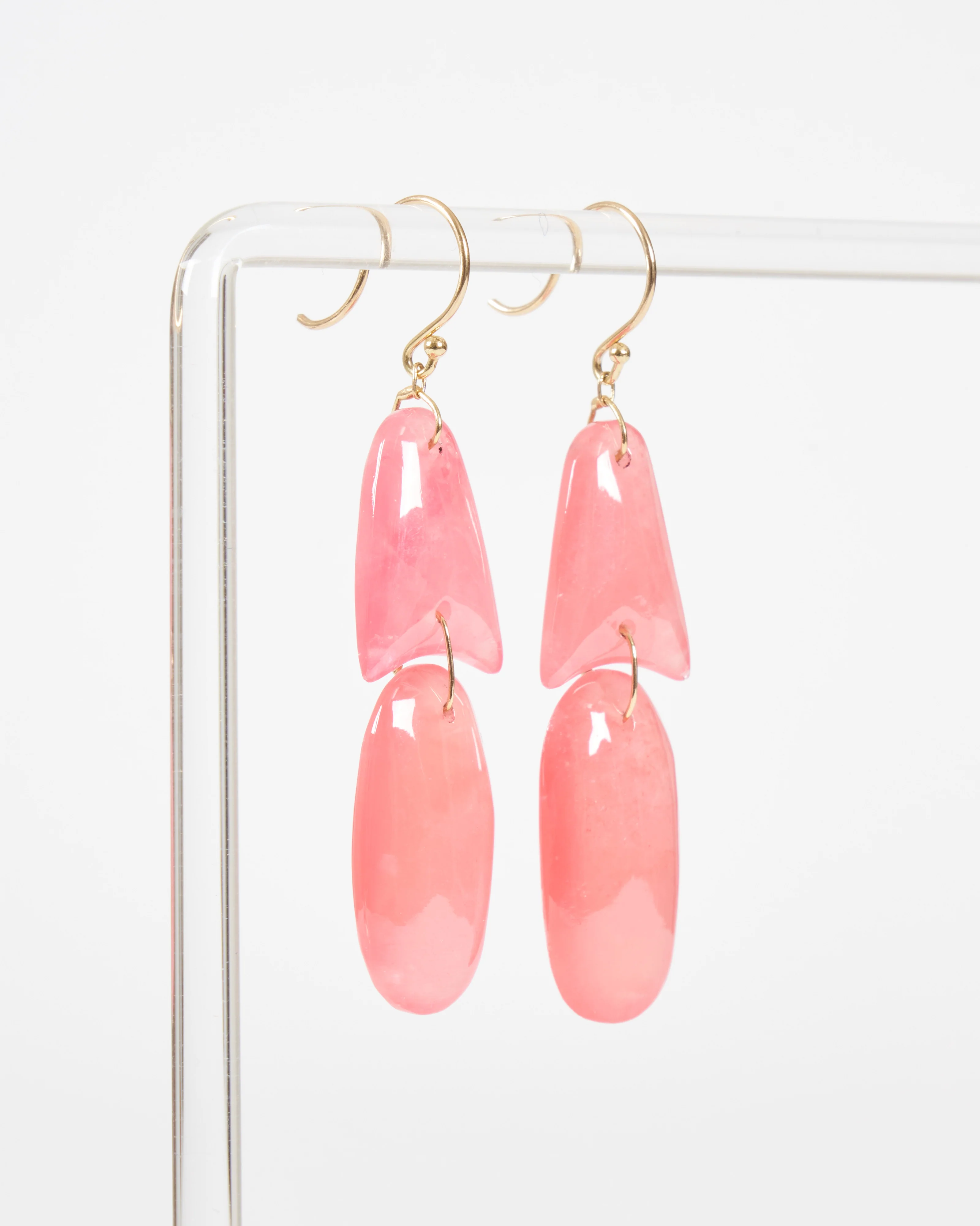 tiny rhodocrosite arrowhead earrings - pink/gold - Image 3