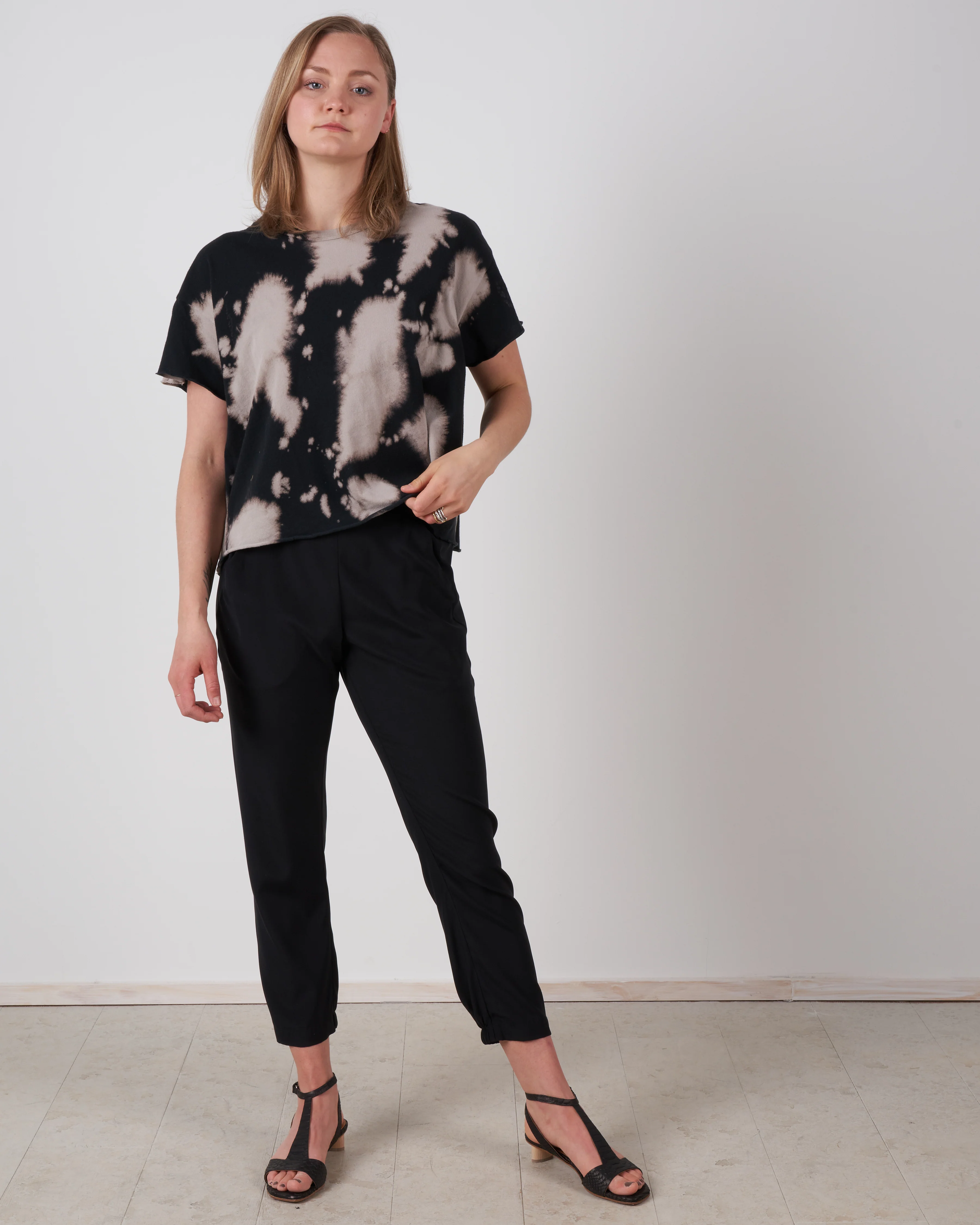 the crop tee - black cloud wash - Image 5