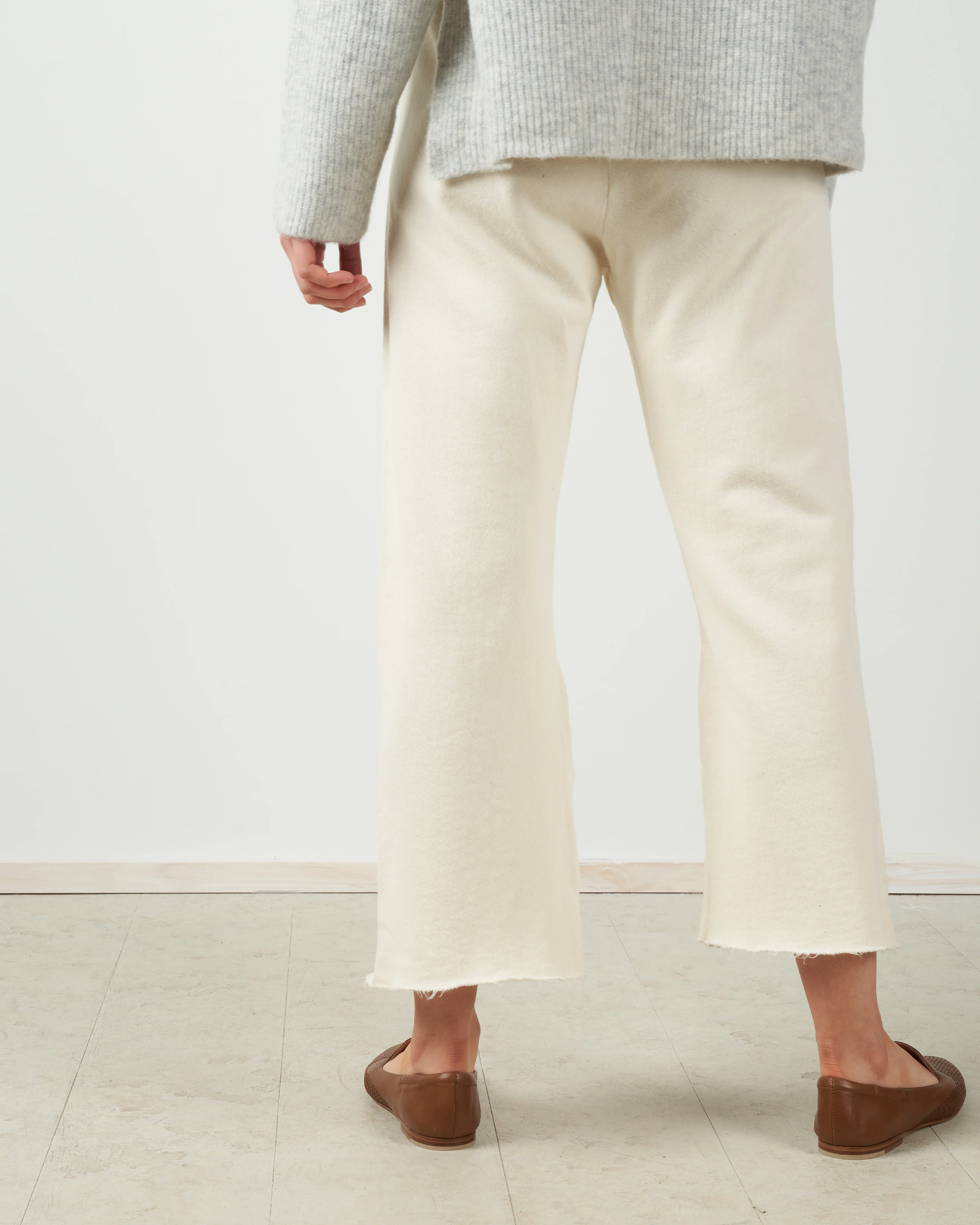 the wide leg cropped sweatpant - washed white - Image 4