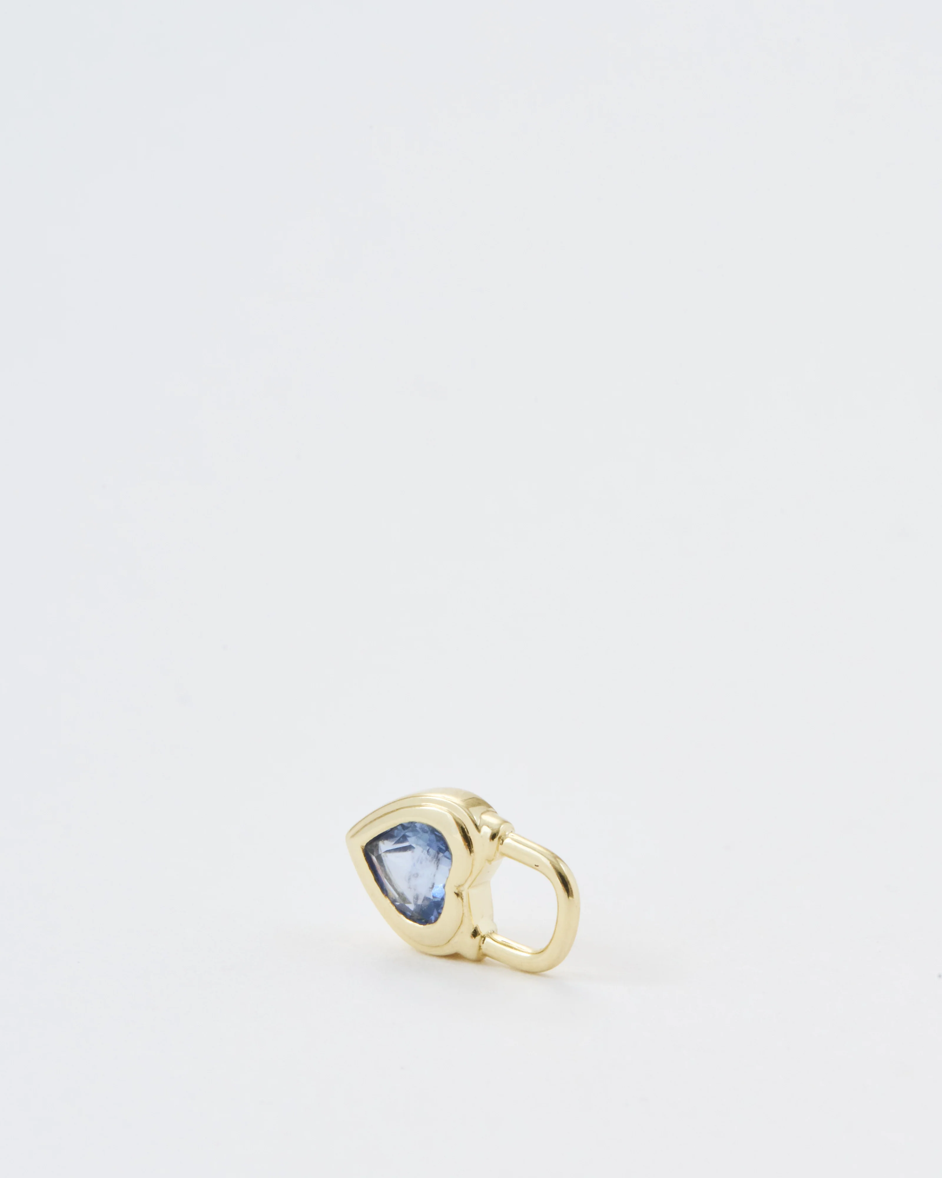beating heart medium blue sapphire charm - Image 3