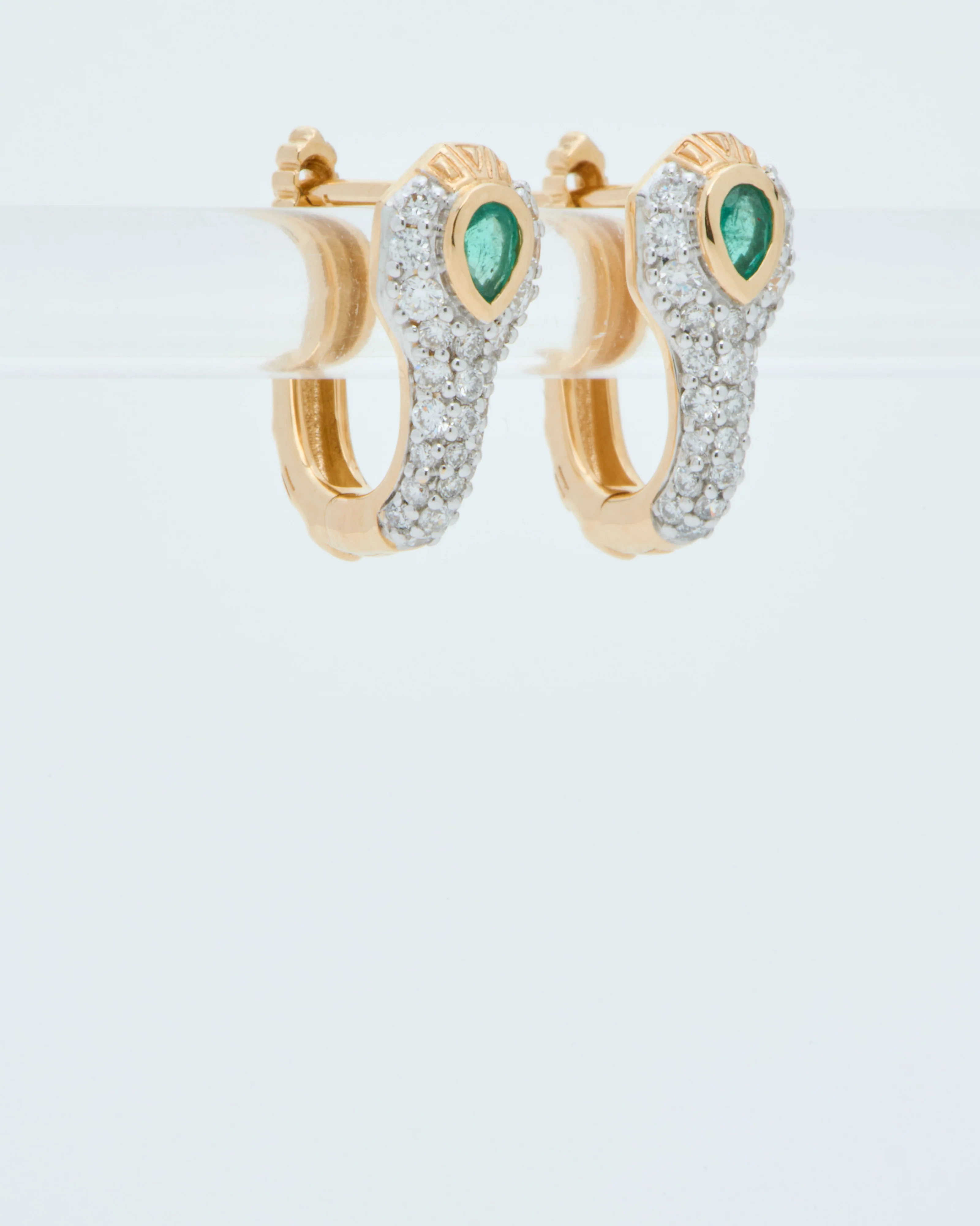 diamondback emerald snake hoops - Image 3