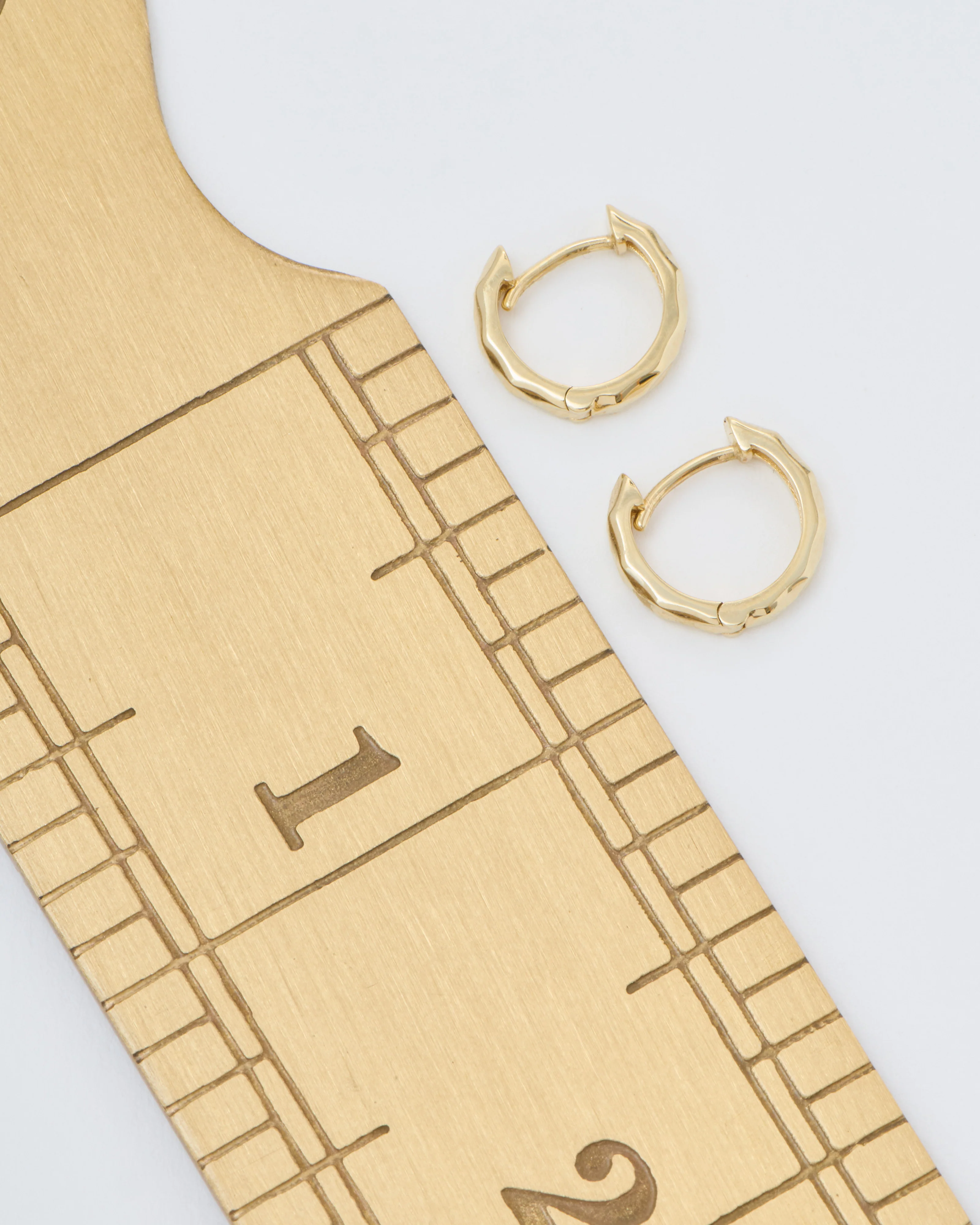 gold textured hoop earrings - Image 7