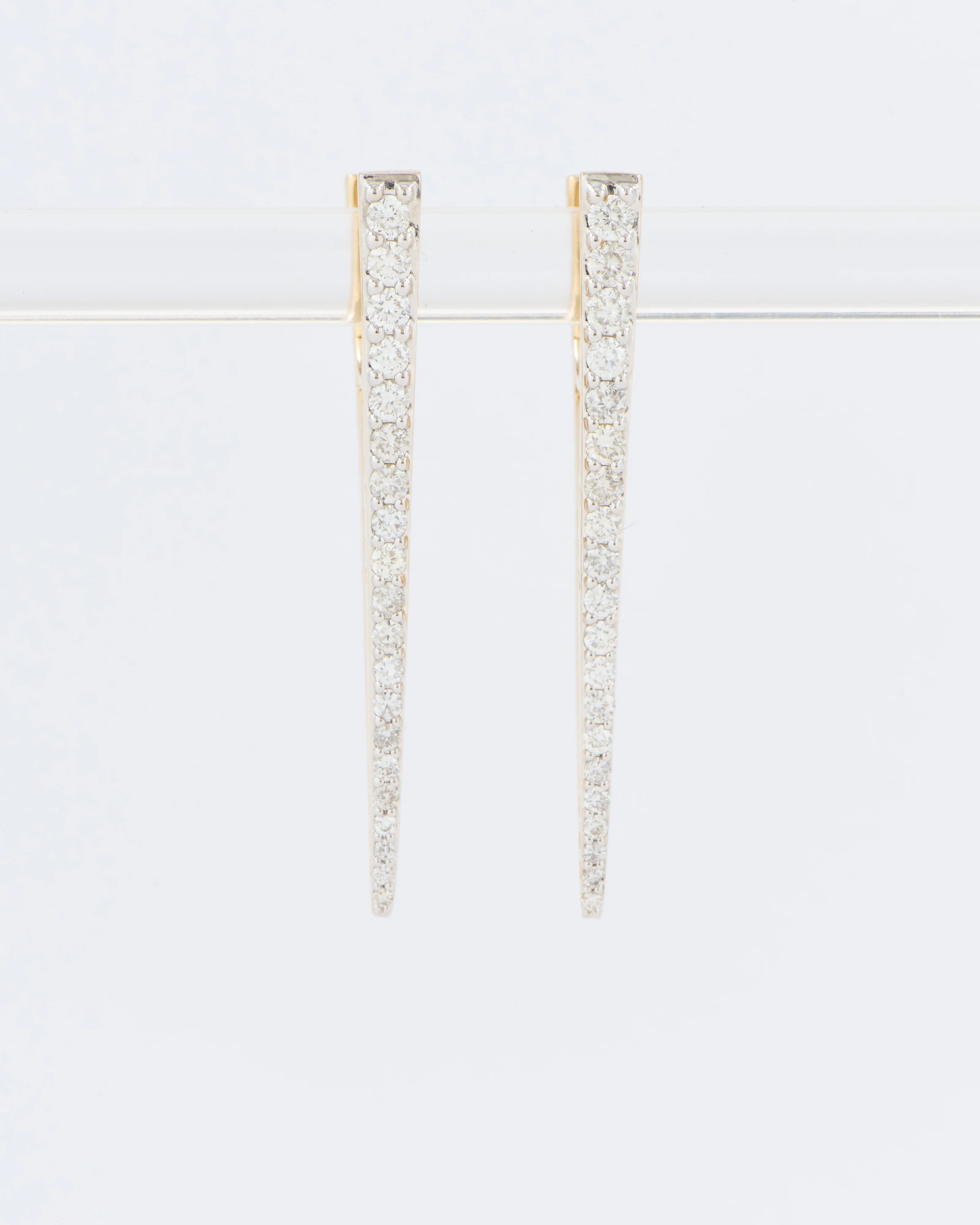 large "v" hoop earring - Image 4