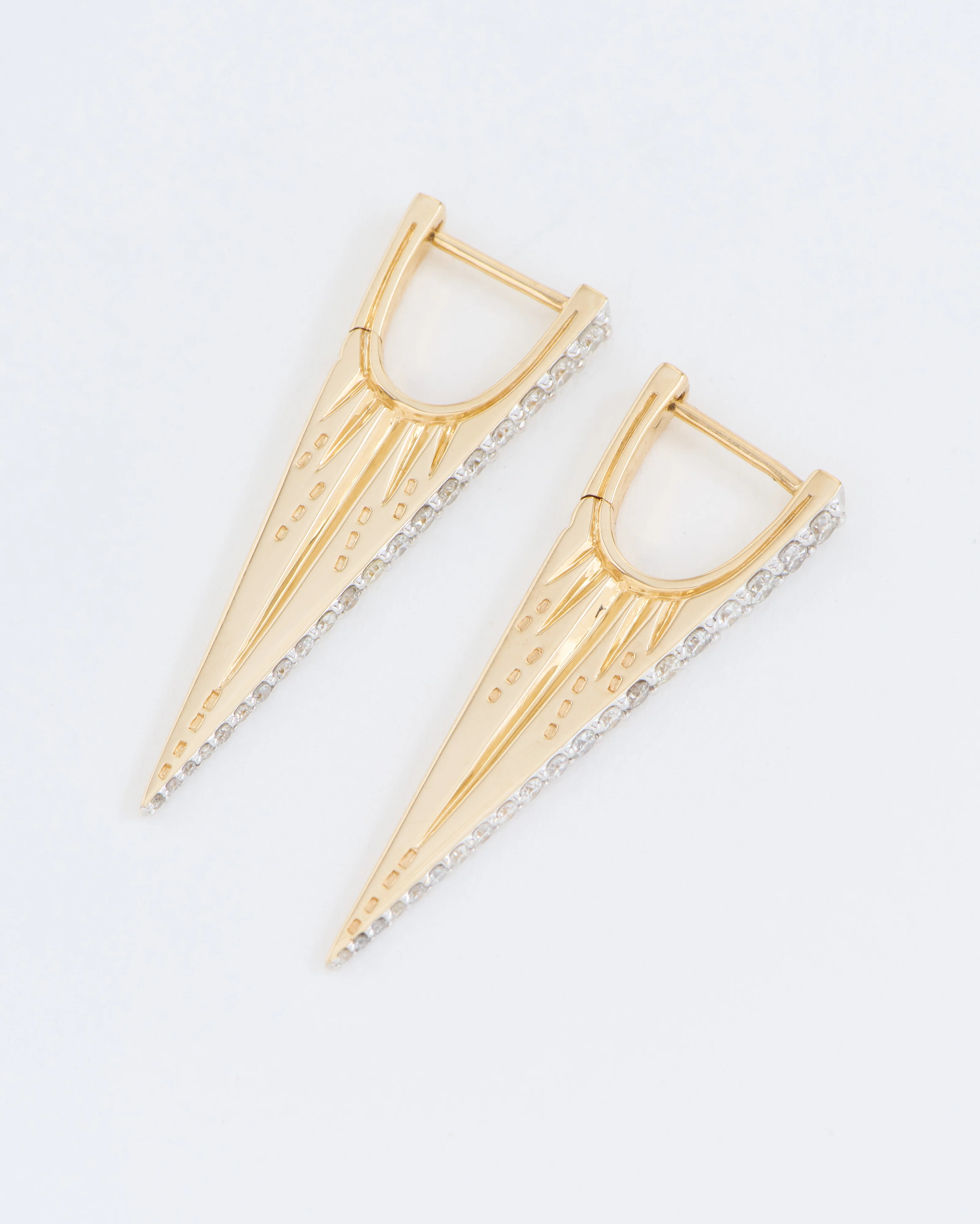 large "v" hoop earring - Image 5