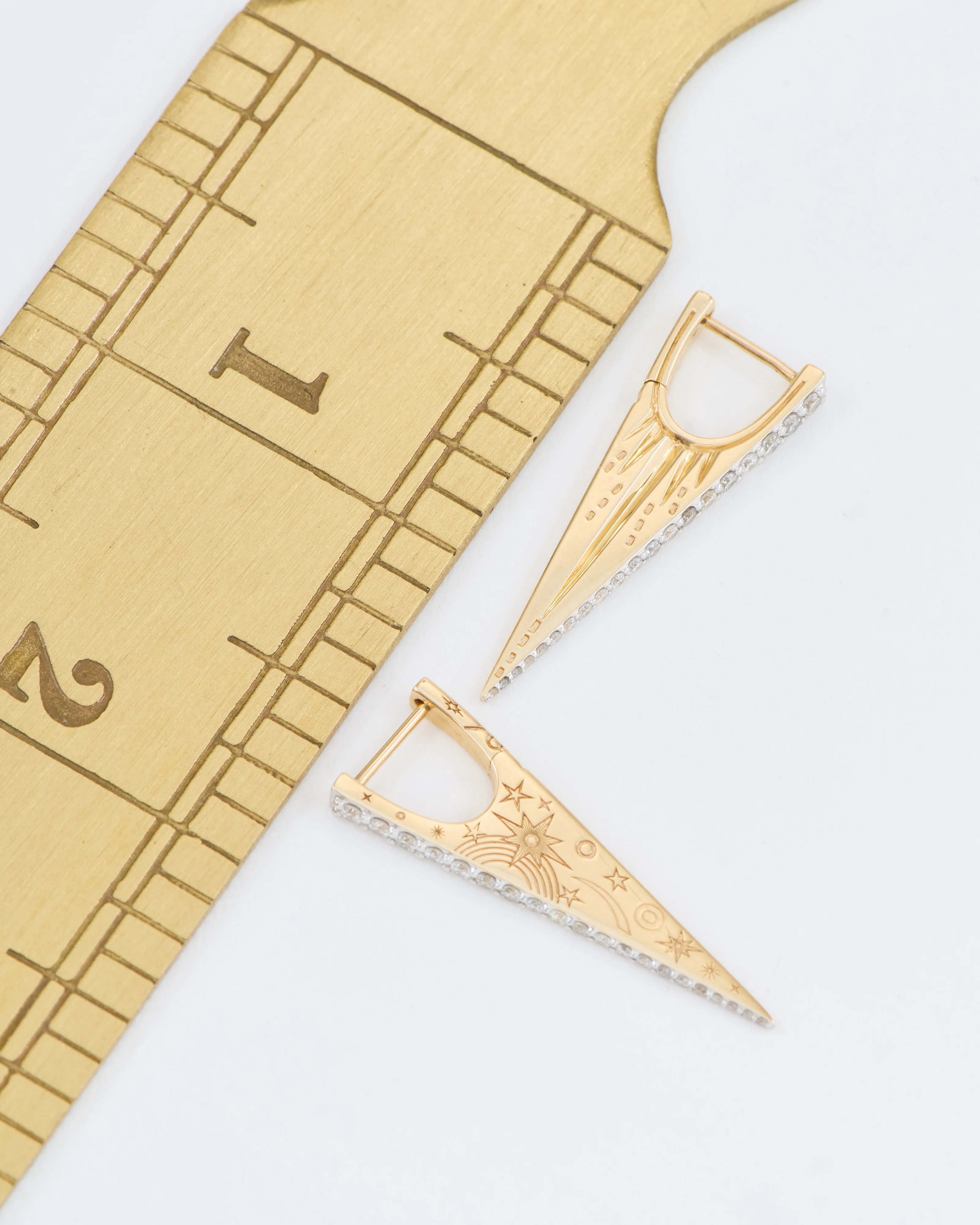 large "v" hoop earring - Image 8