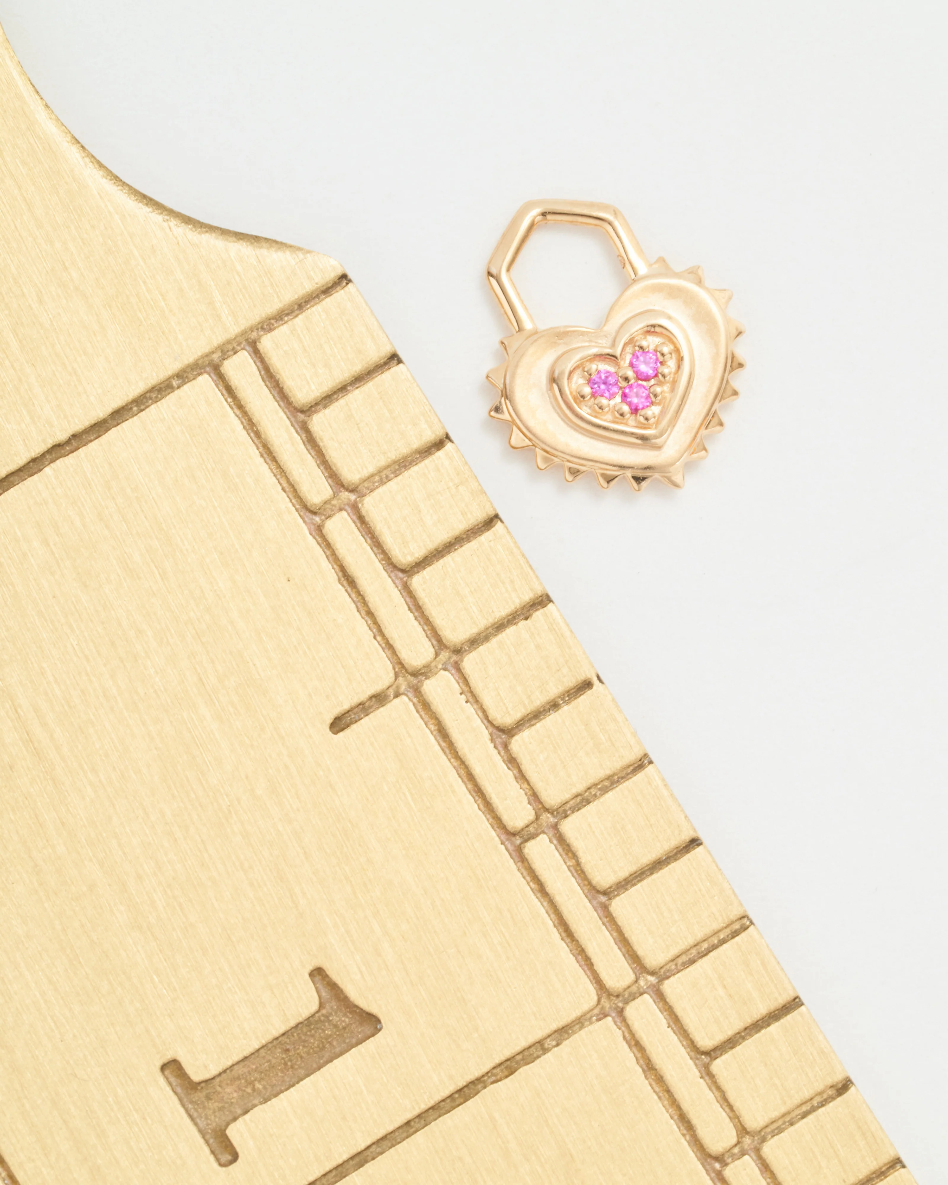 love explosion tiny spiky heart charm - Image 7