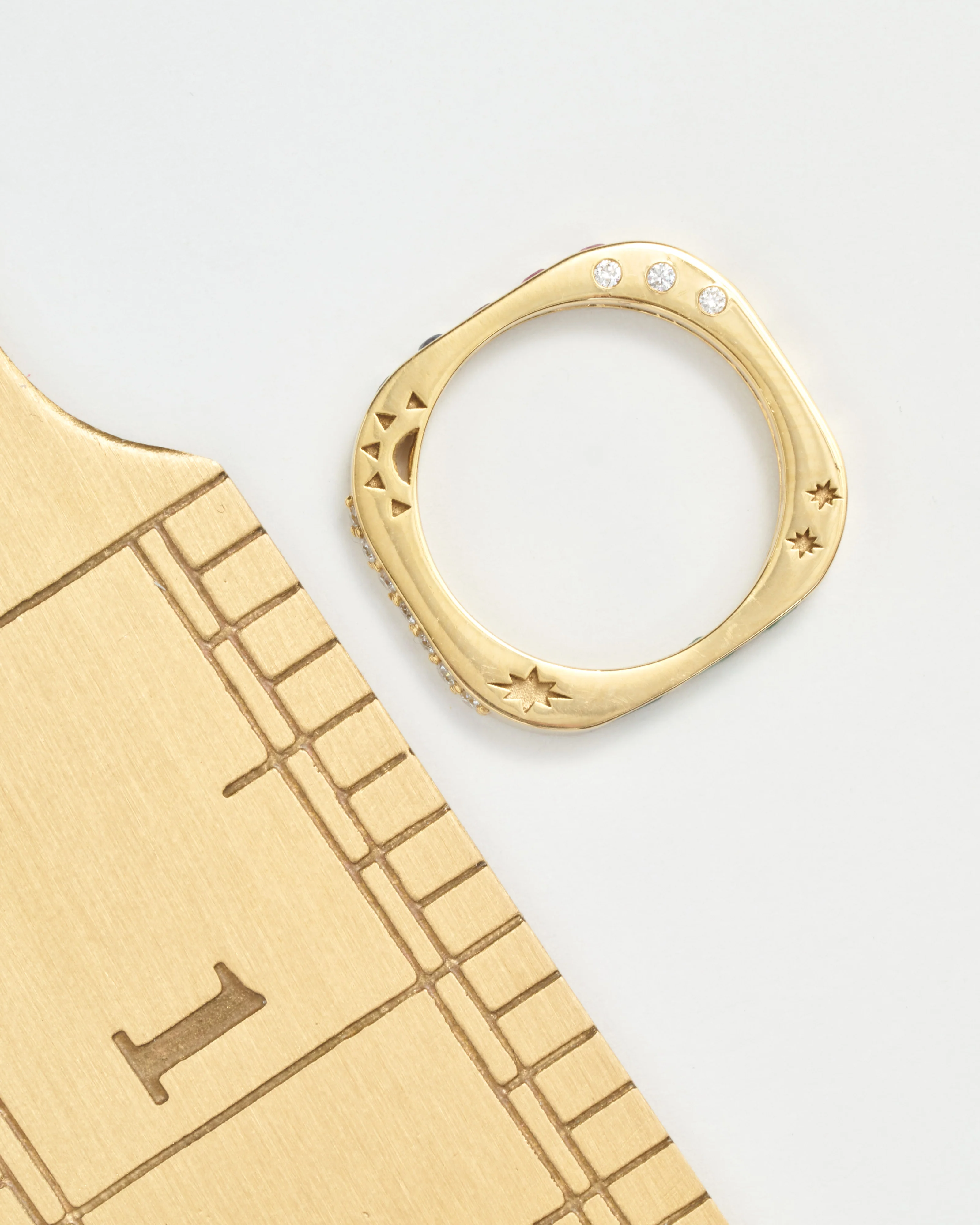 multi-stone square engraved love band - Image 10