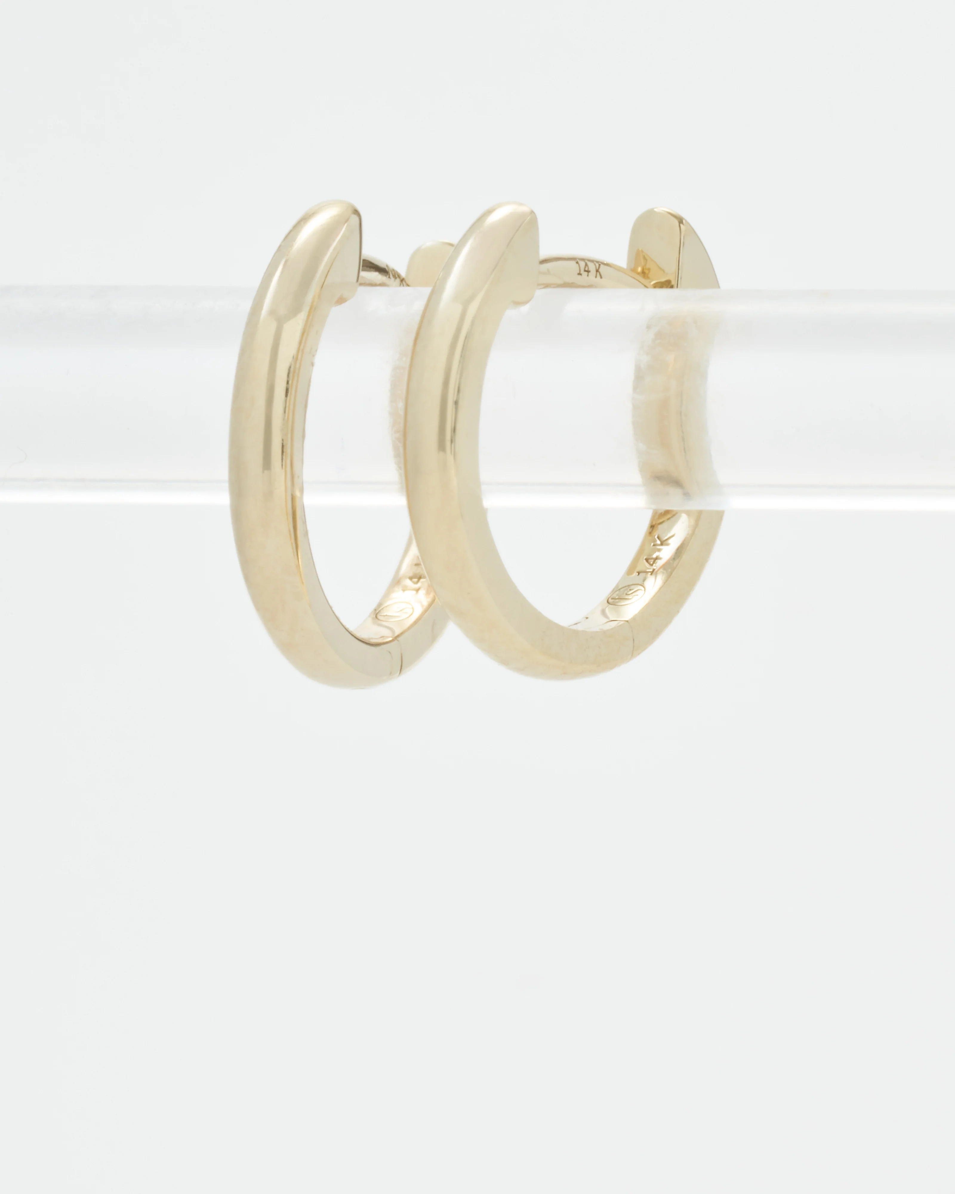 shiny gold hoops - Image 3