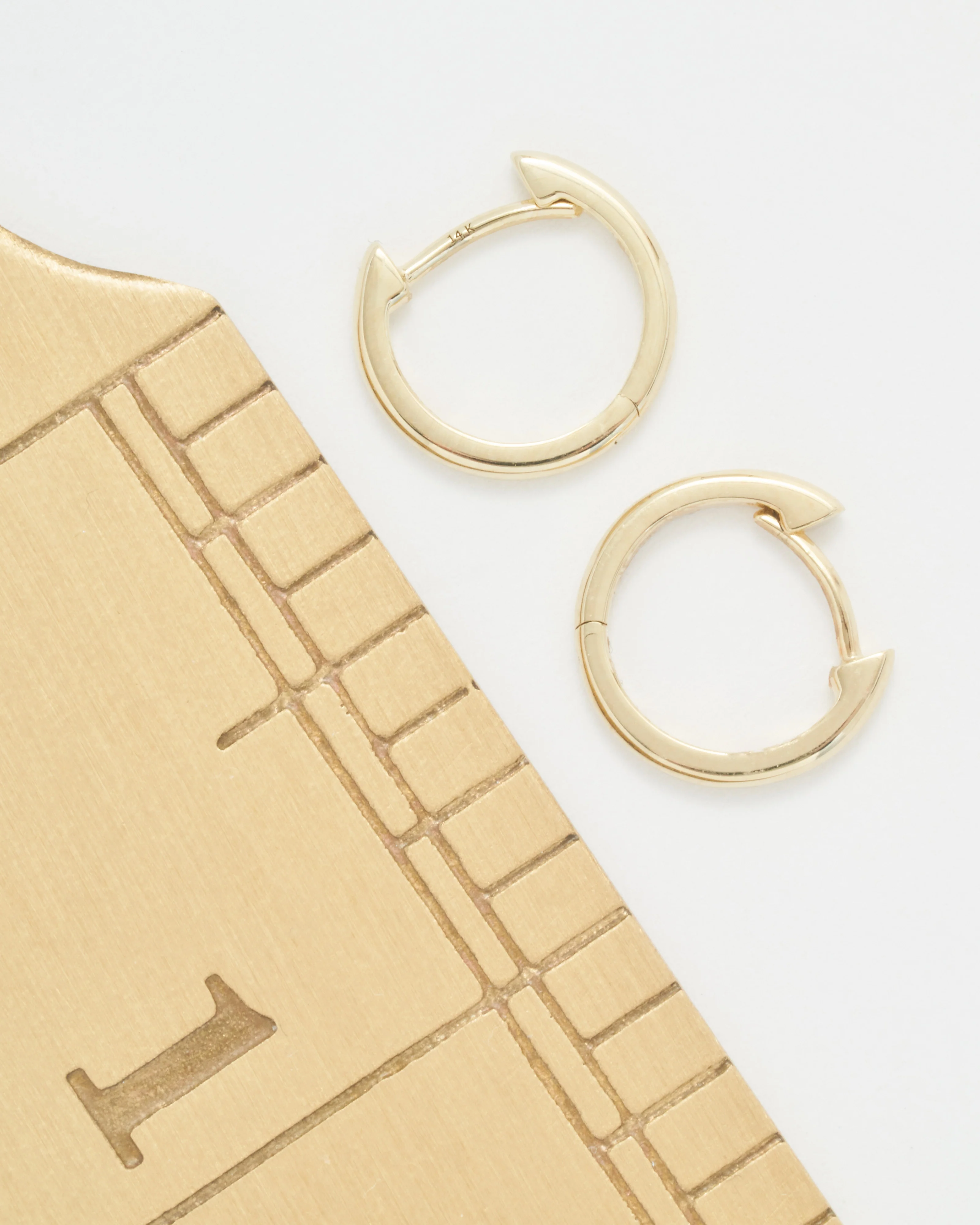 shiny gold hoops - Image 6