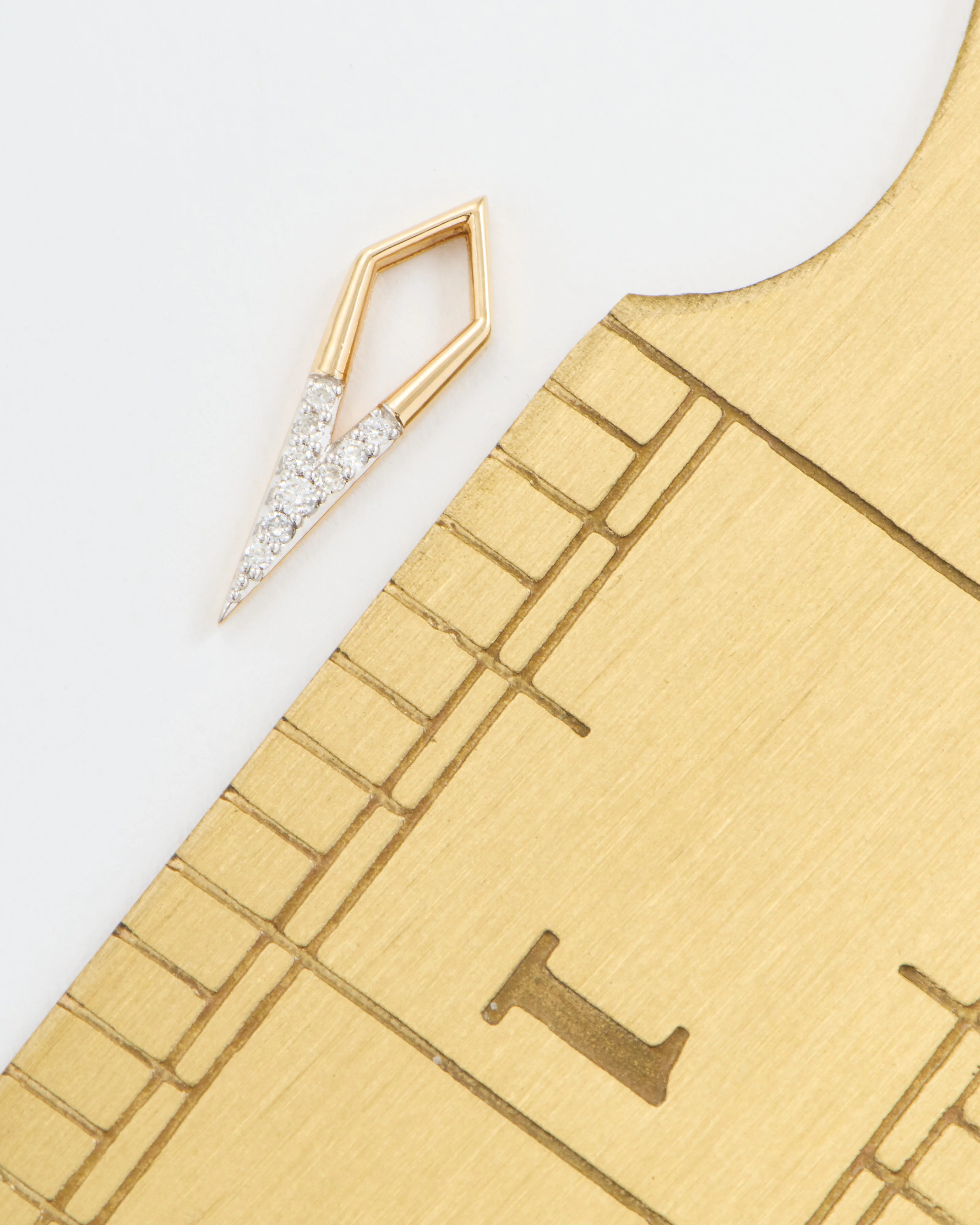 single classic open dagger charm - gold/diamonds - Image 8