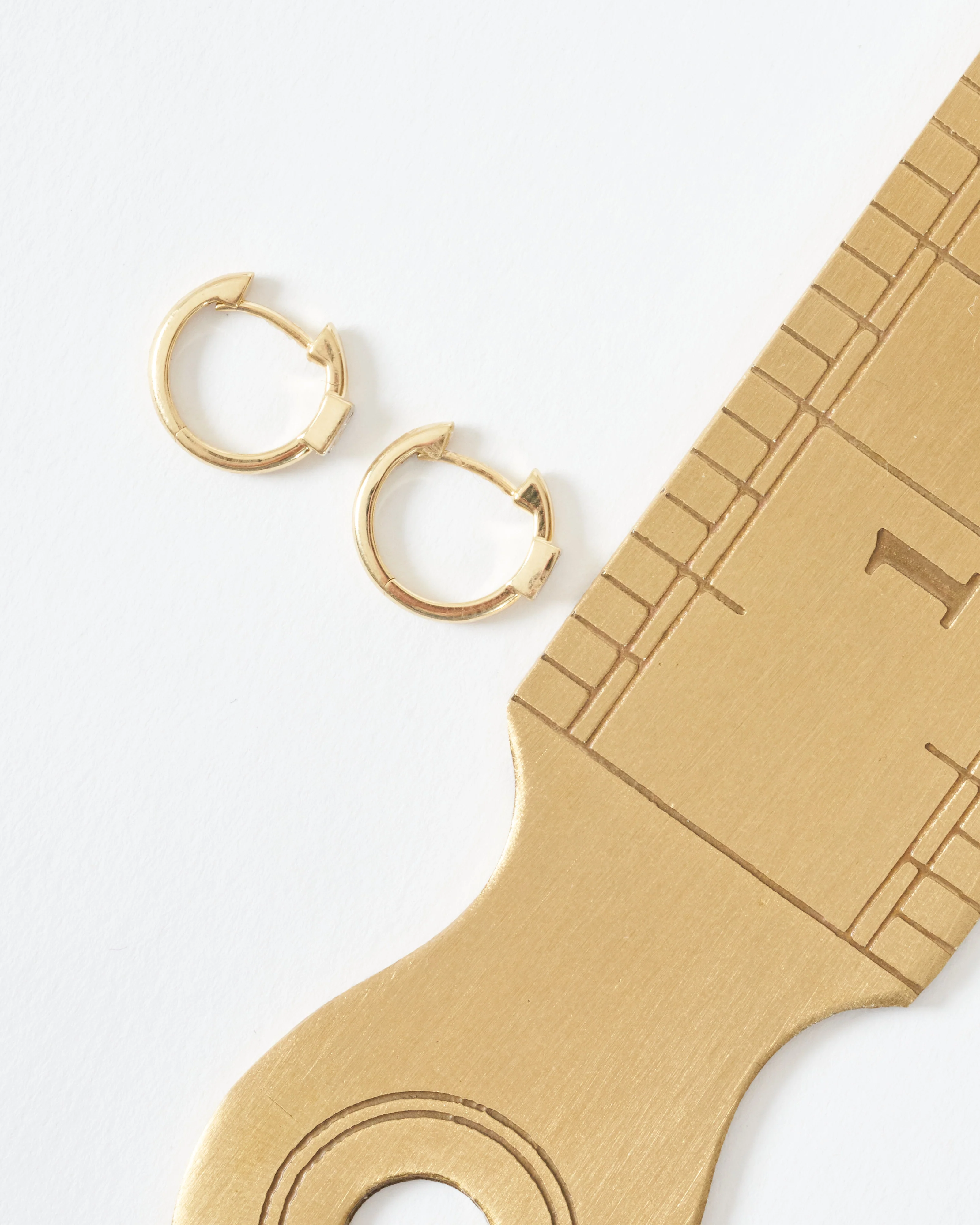 small baguette huggie hoops - gold - Image 5