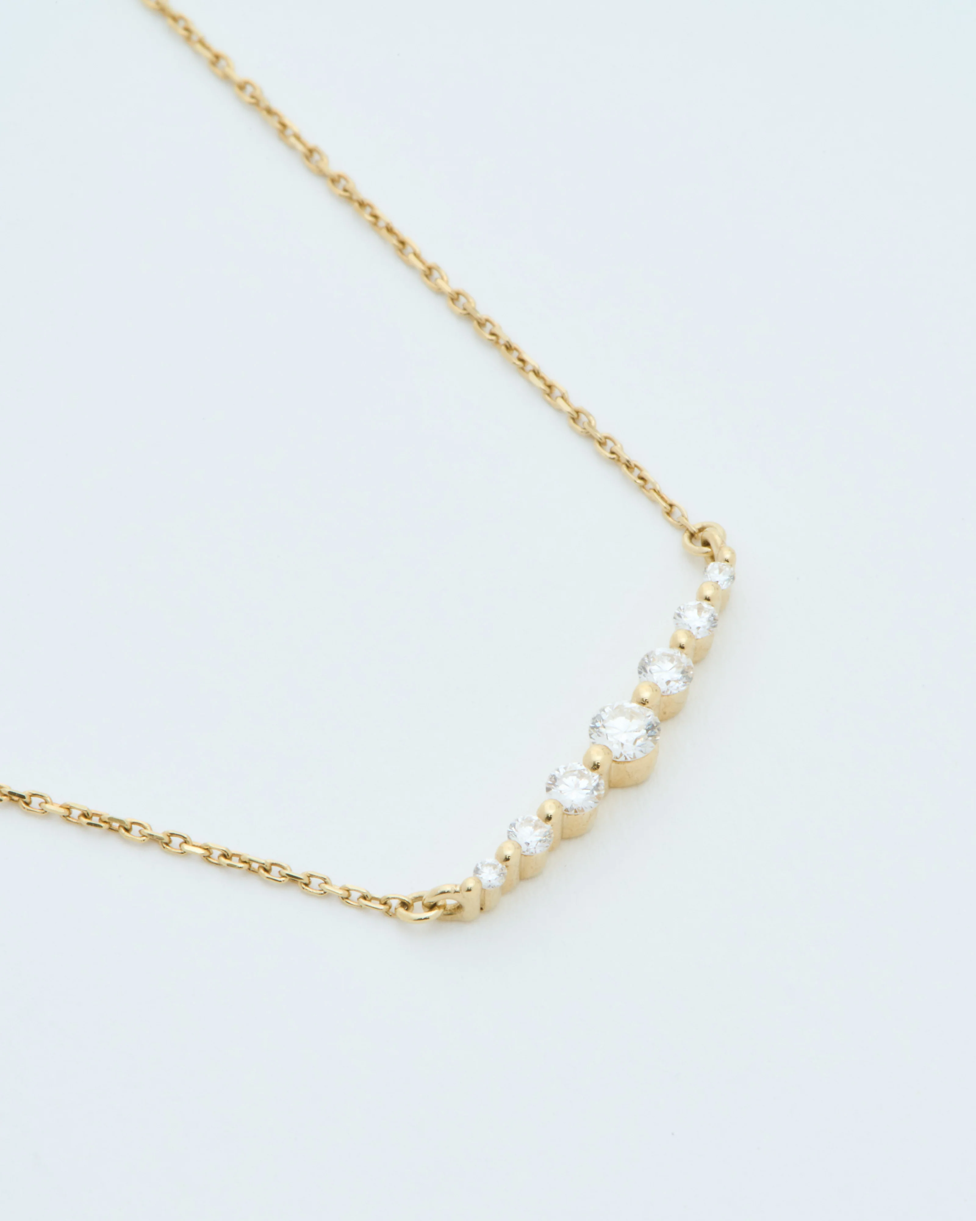 small graduated diamond necklace - Image 3