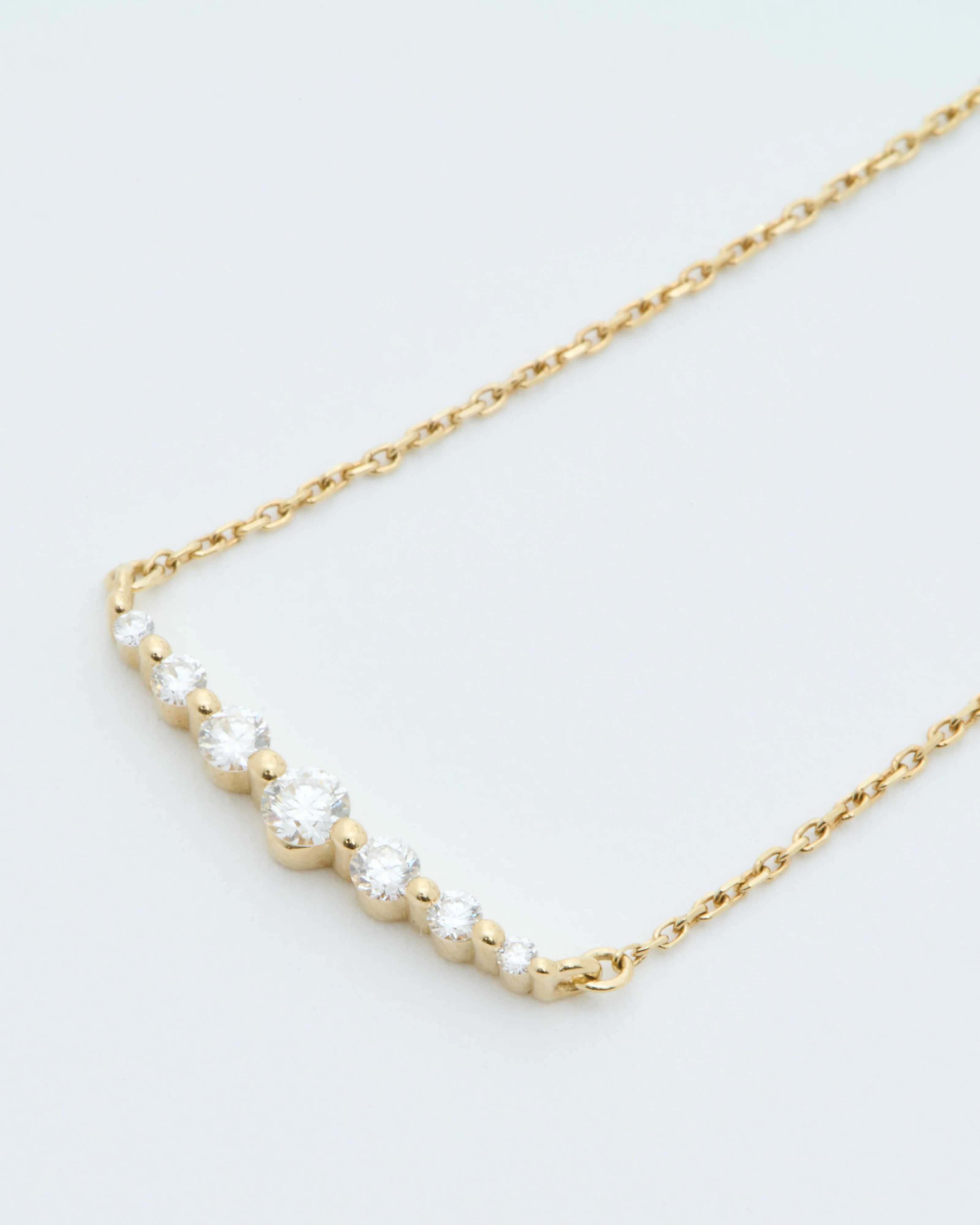 small graduated diamond necklace - Image 4