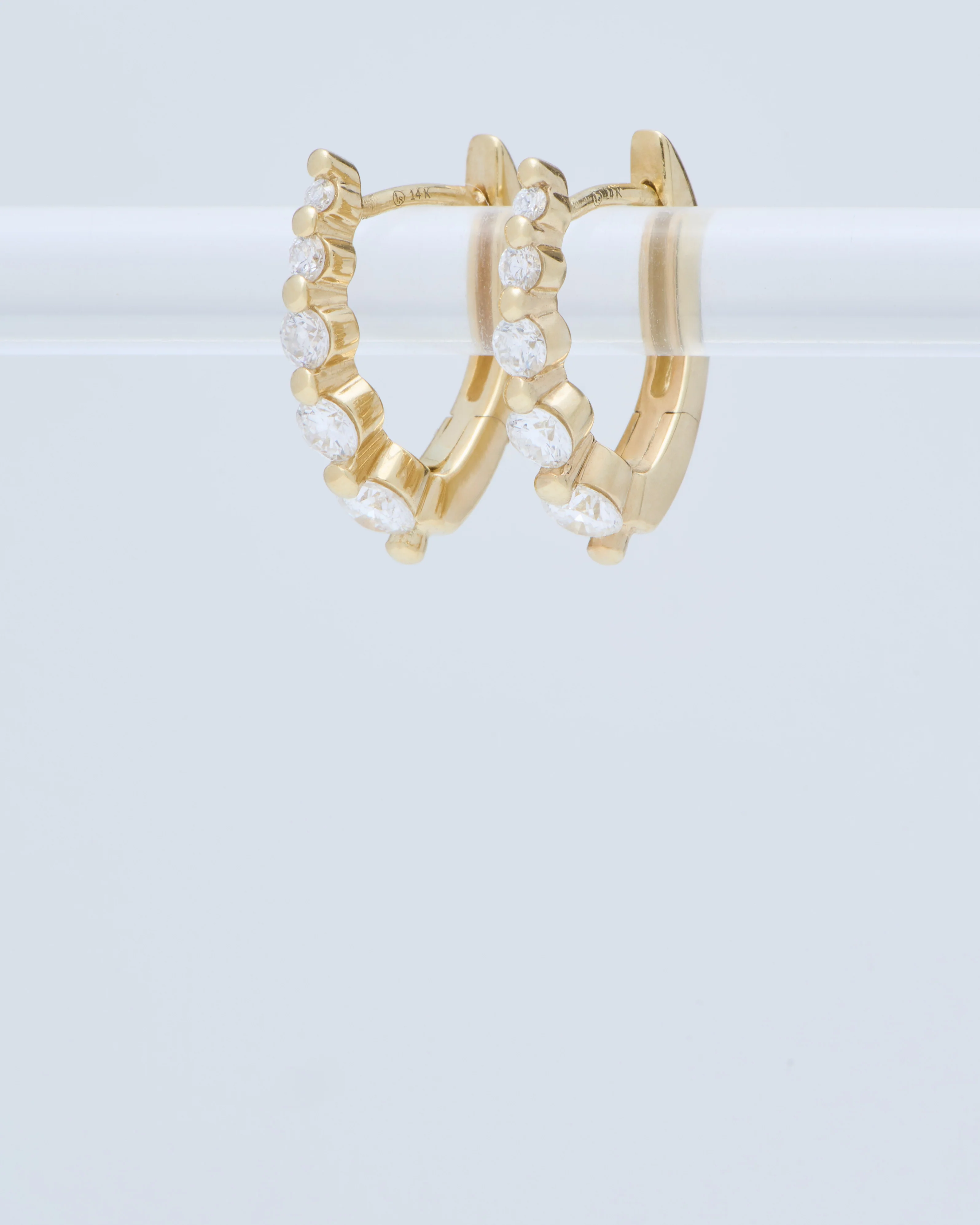small oval graduated diamond huggie hoops - gold/diamonds - Image 5