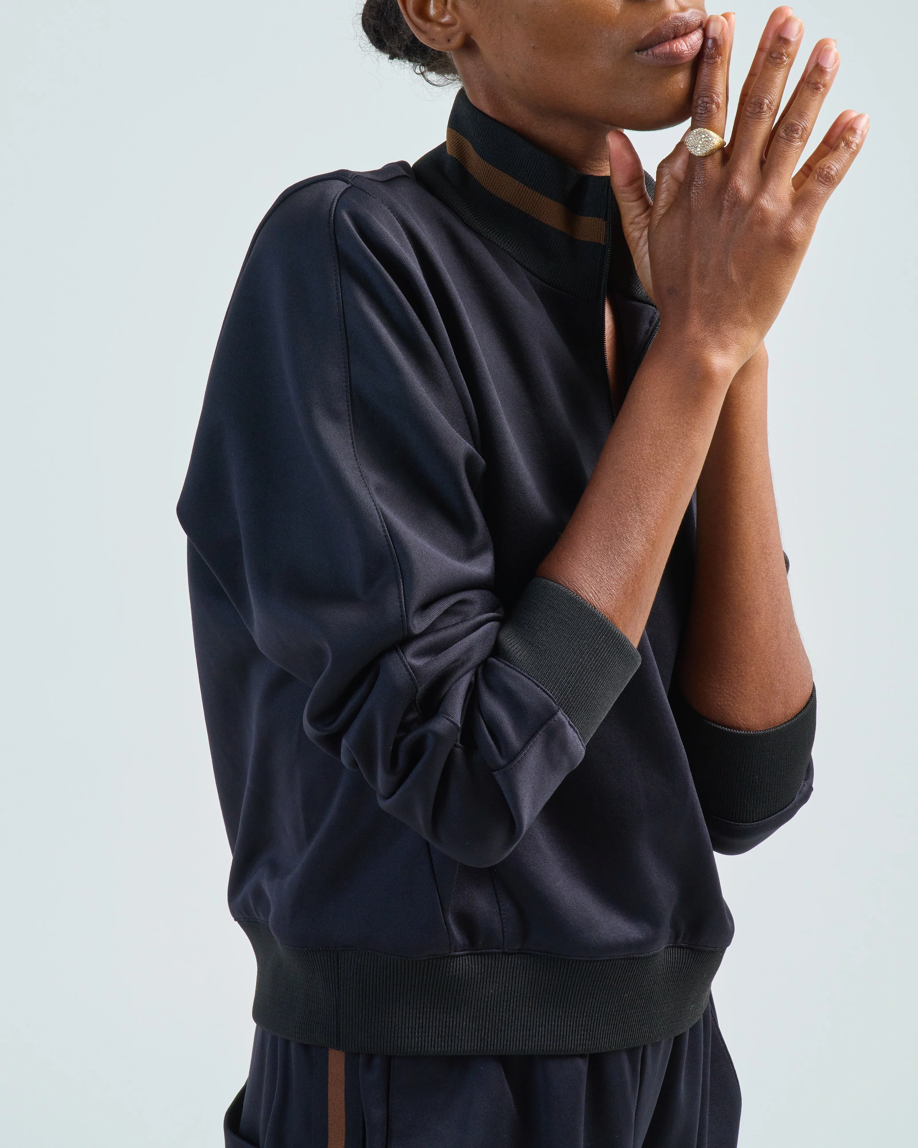 active knit cropped sweatshirt - Image 4