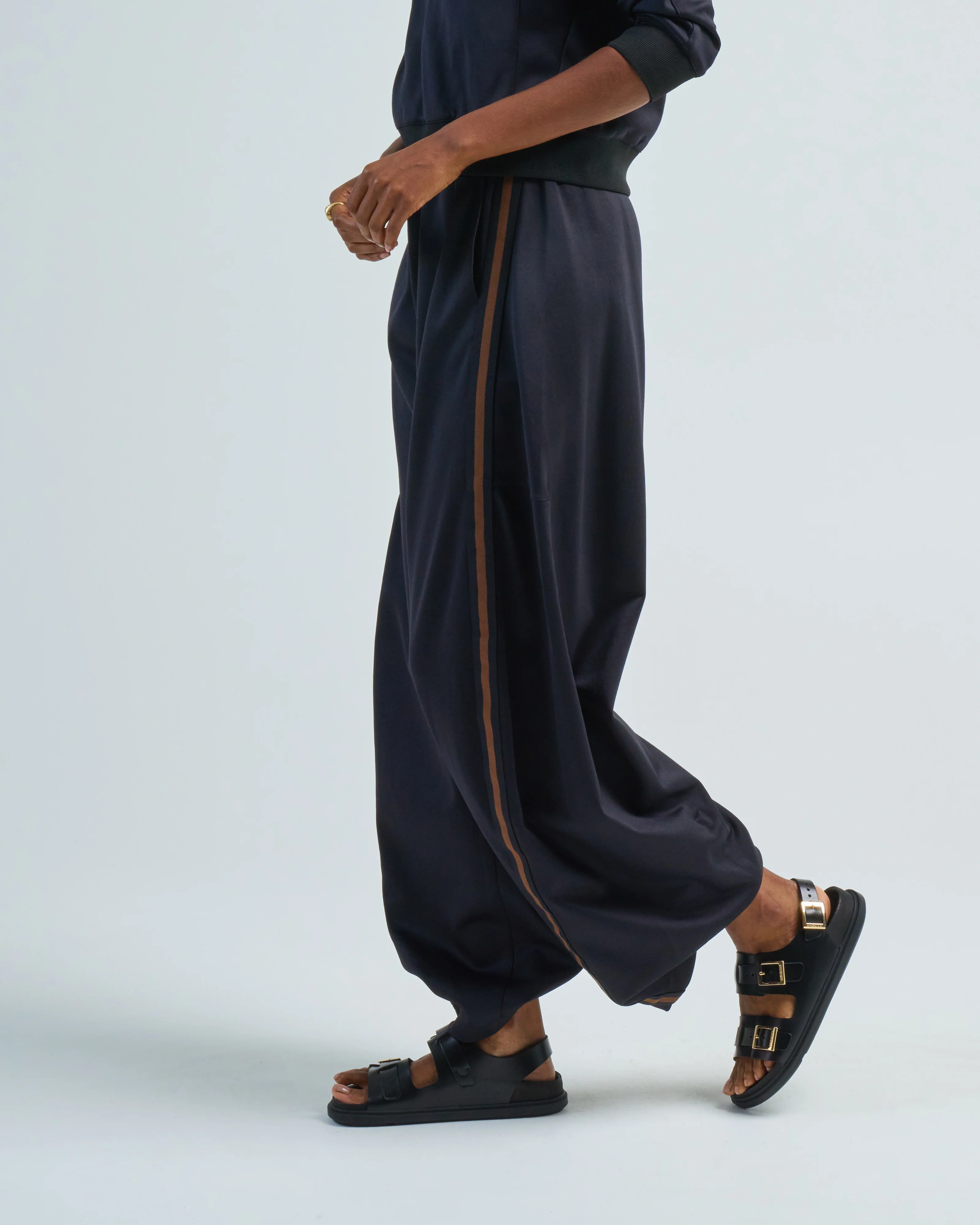 active knit winslow pant with stripe - Image 2