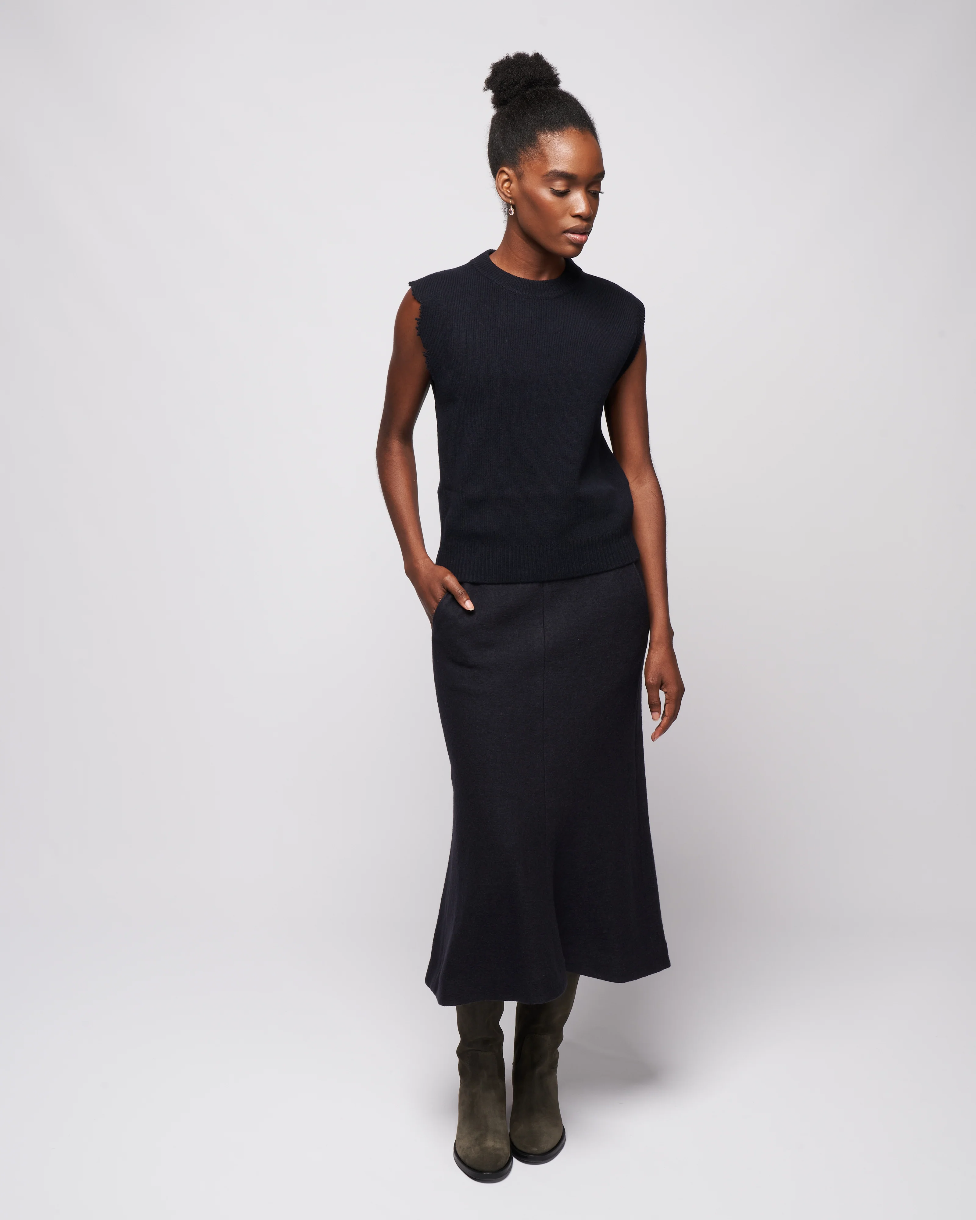 anna merino wool distressed vest - dark navy - Image 2