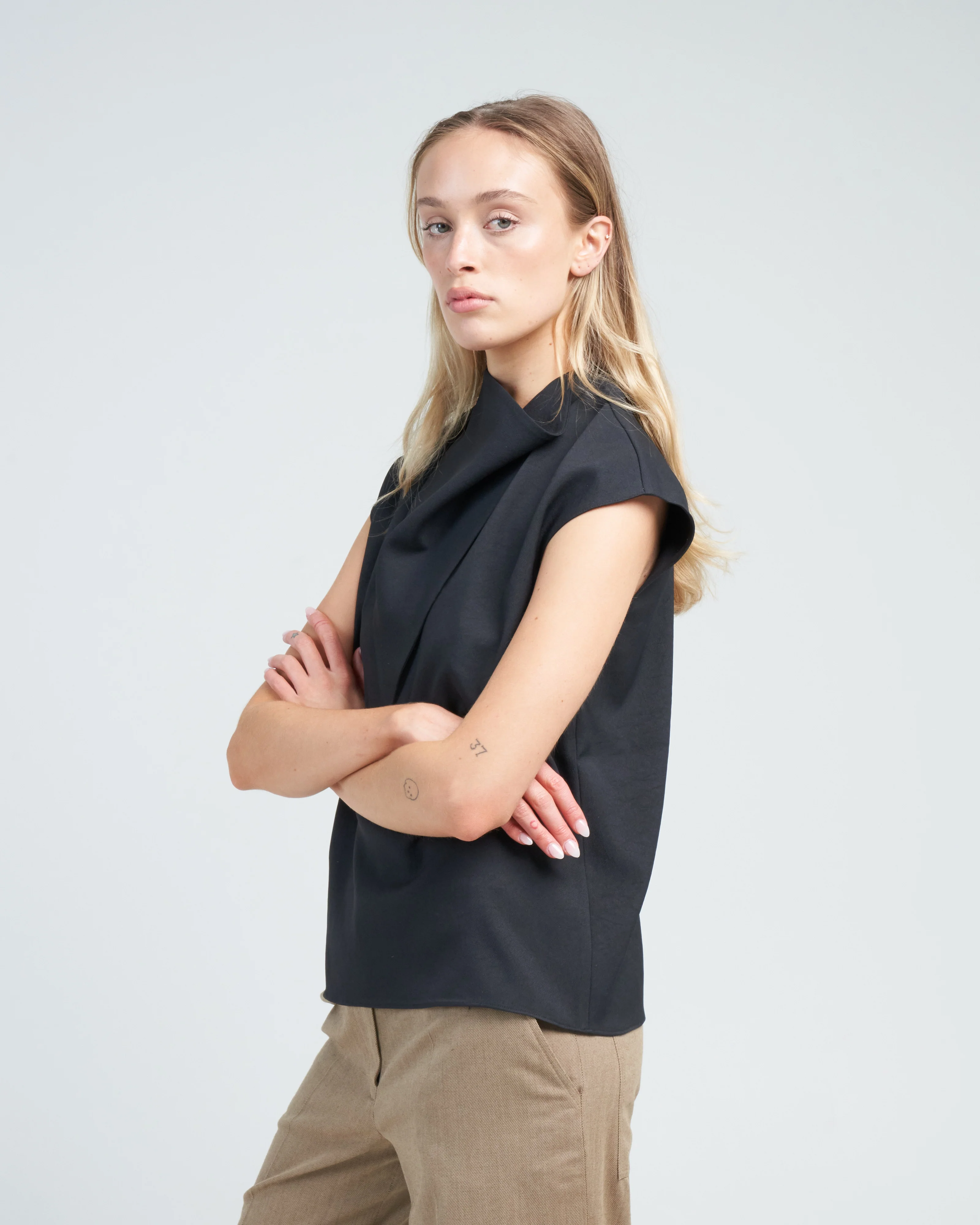 chalky drape handkerchief top - black - Image 4
