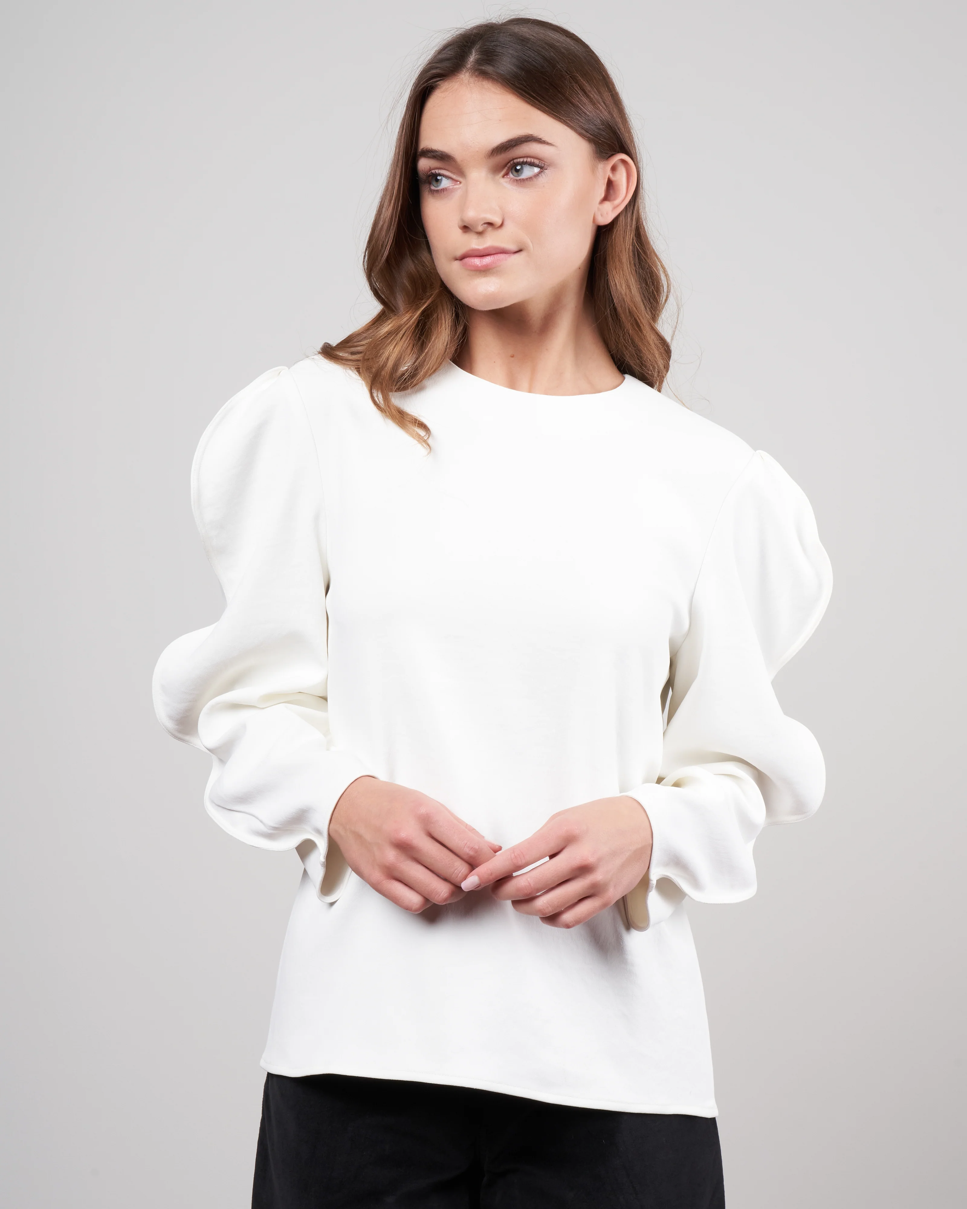 chalky drape scallop top - white
