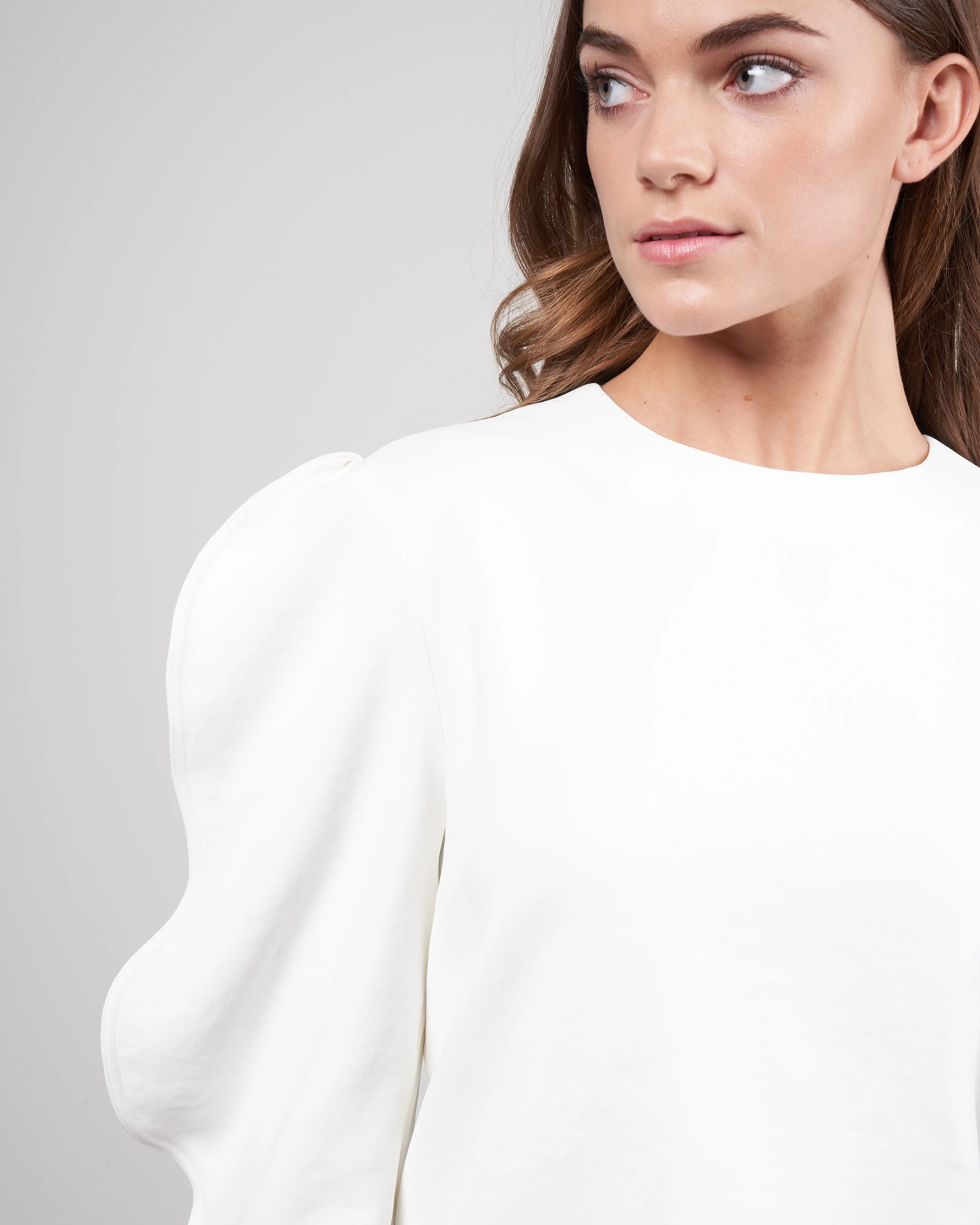 chalky drape scallop top - white - Image 5