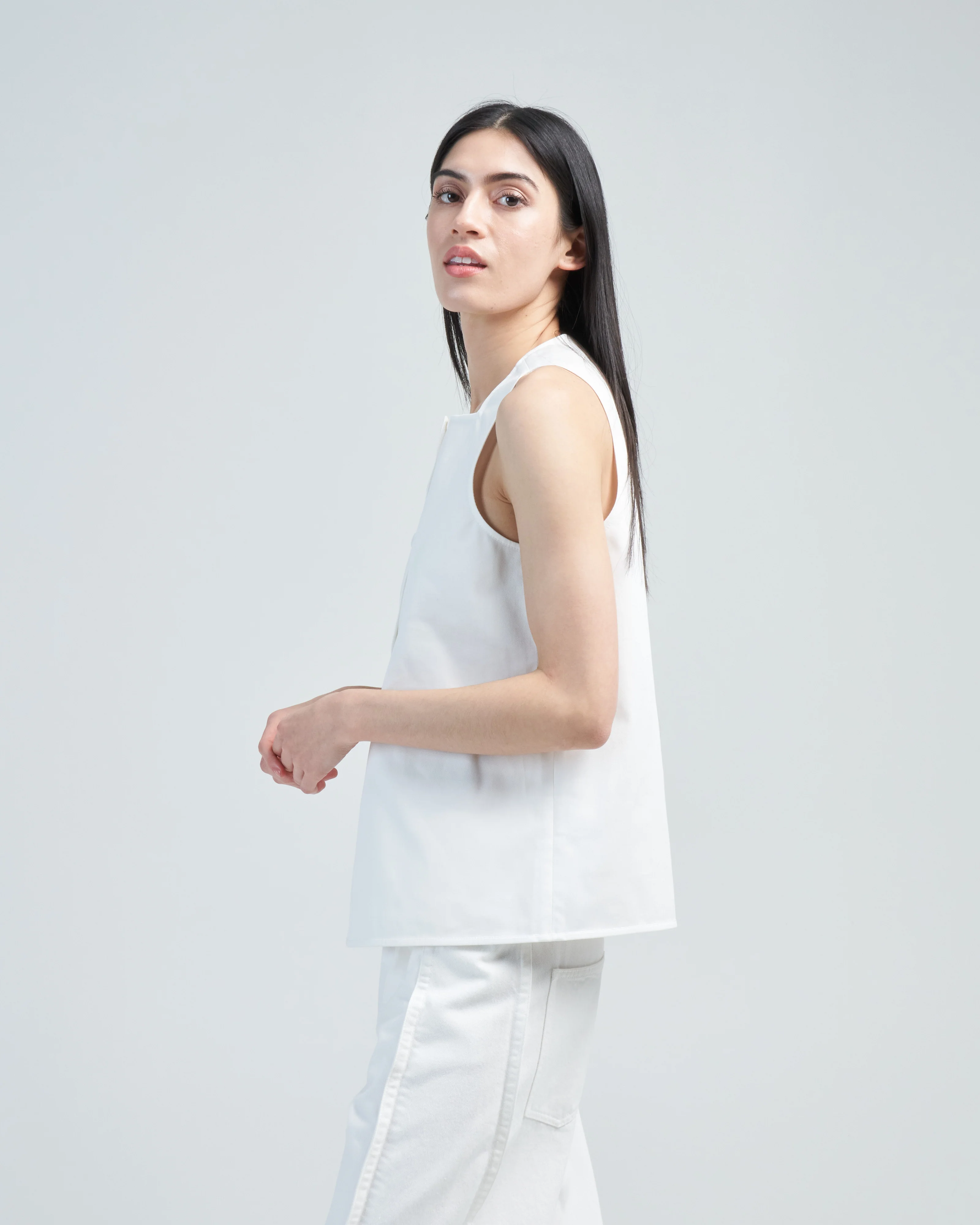 chino slit front sleeveless top - Image 3