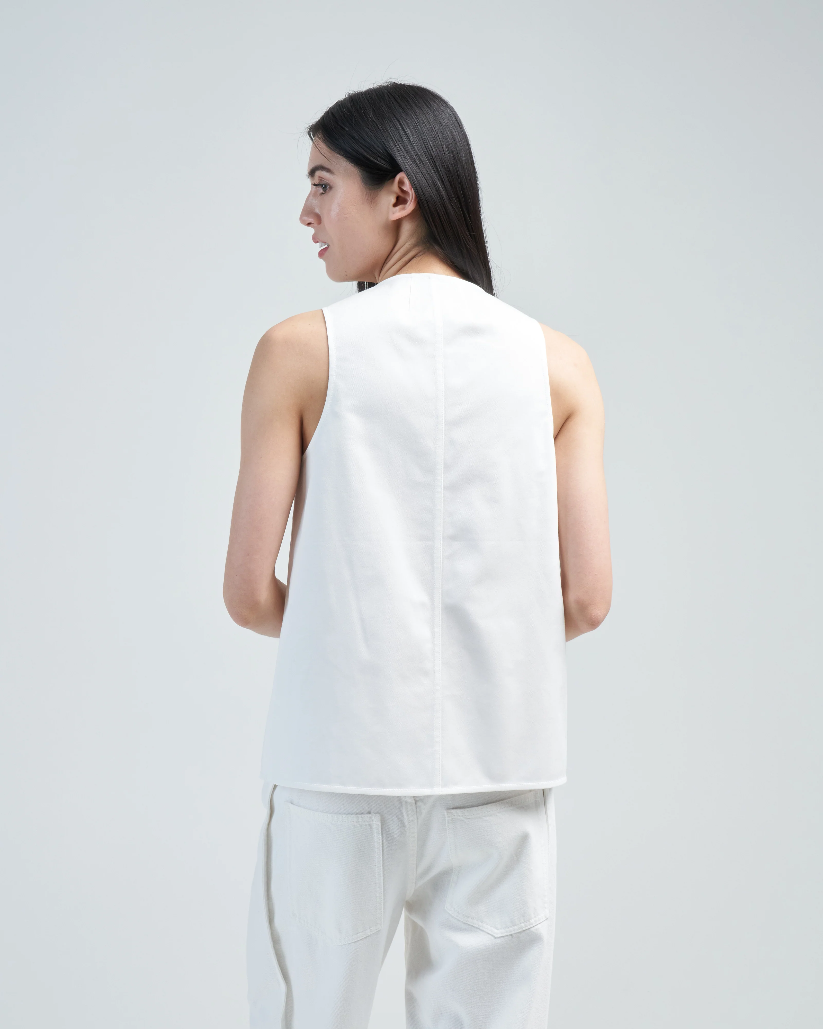 chino slit front sleeveless top - Image 4