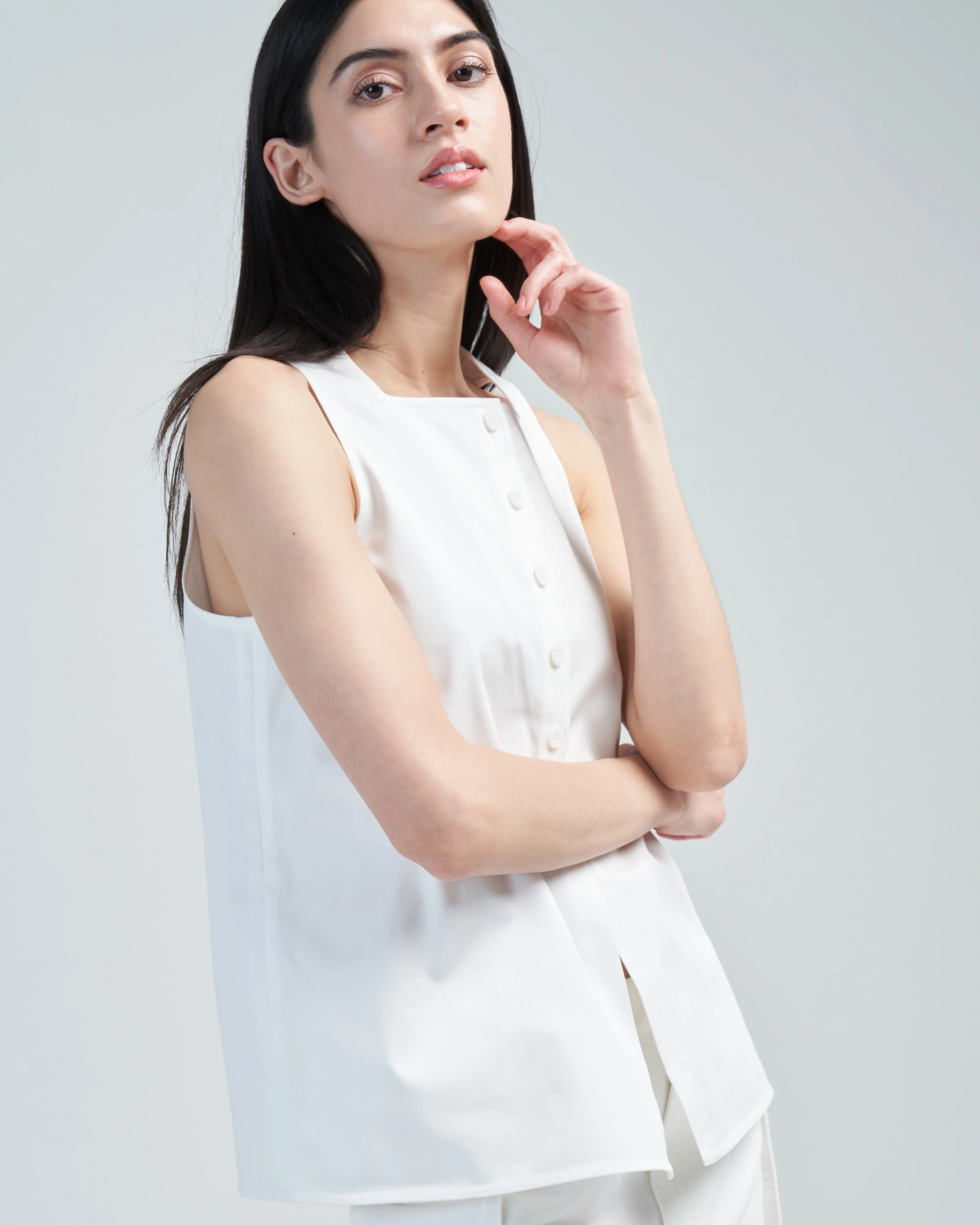 chino slit front sleeveless top - Image 5