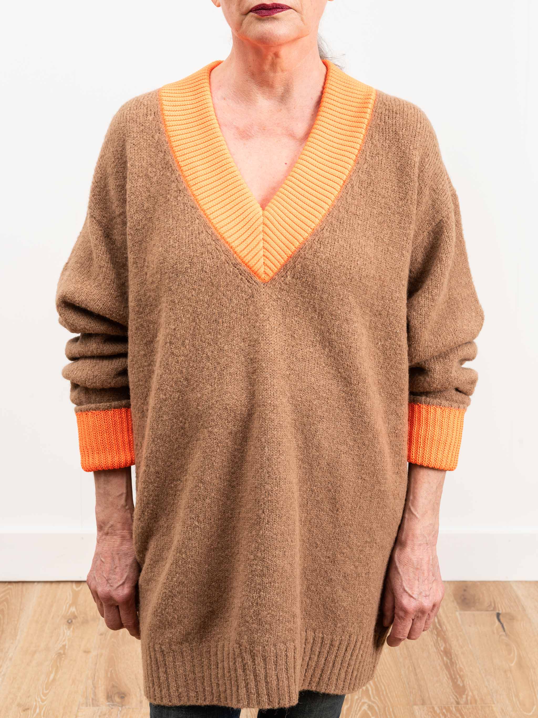 deep v-neck contrast sweater - Image 4