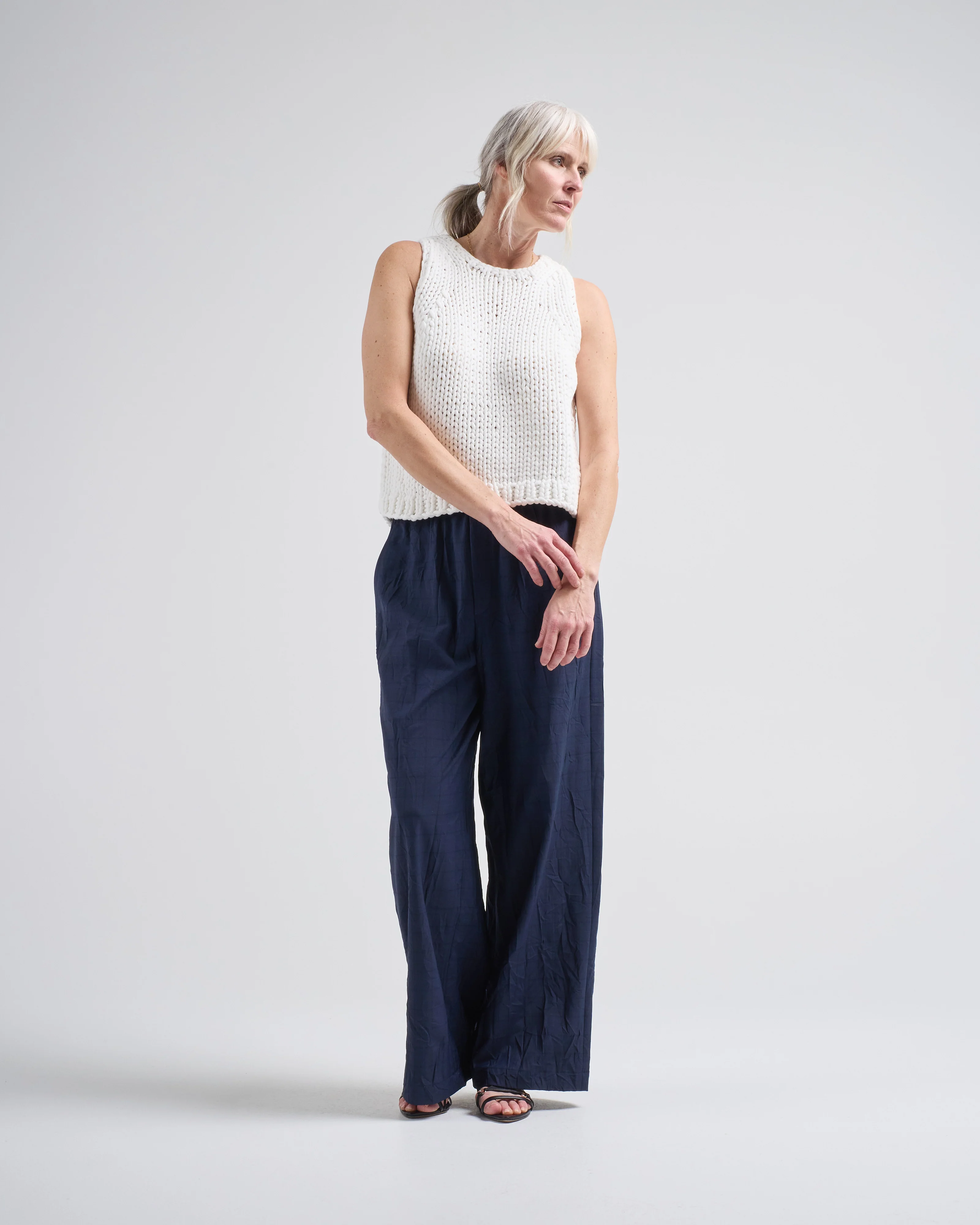 deluxe tube yarn sweater tank - Image 2