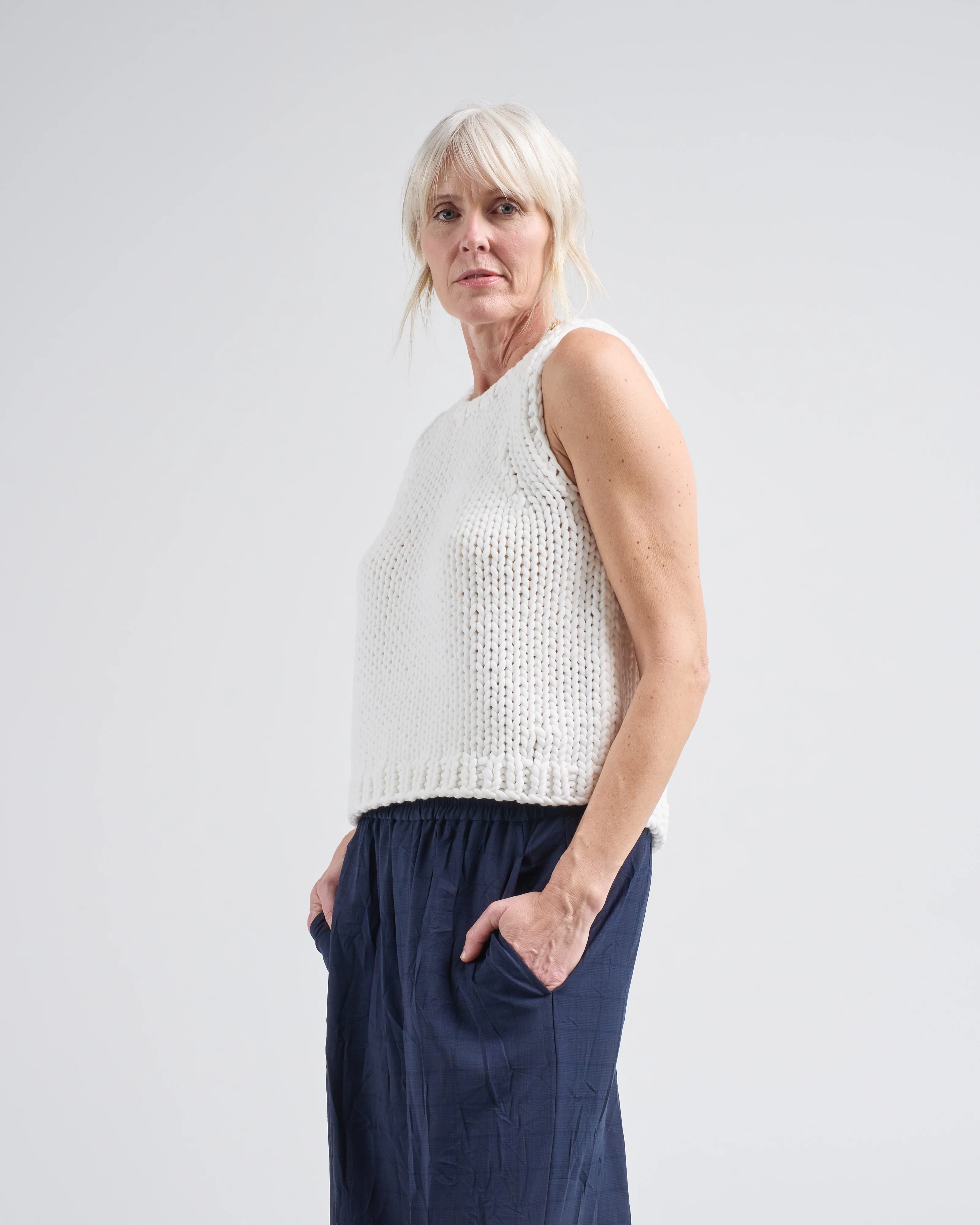 deluxe tube yarn sweater tank - Image 3