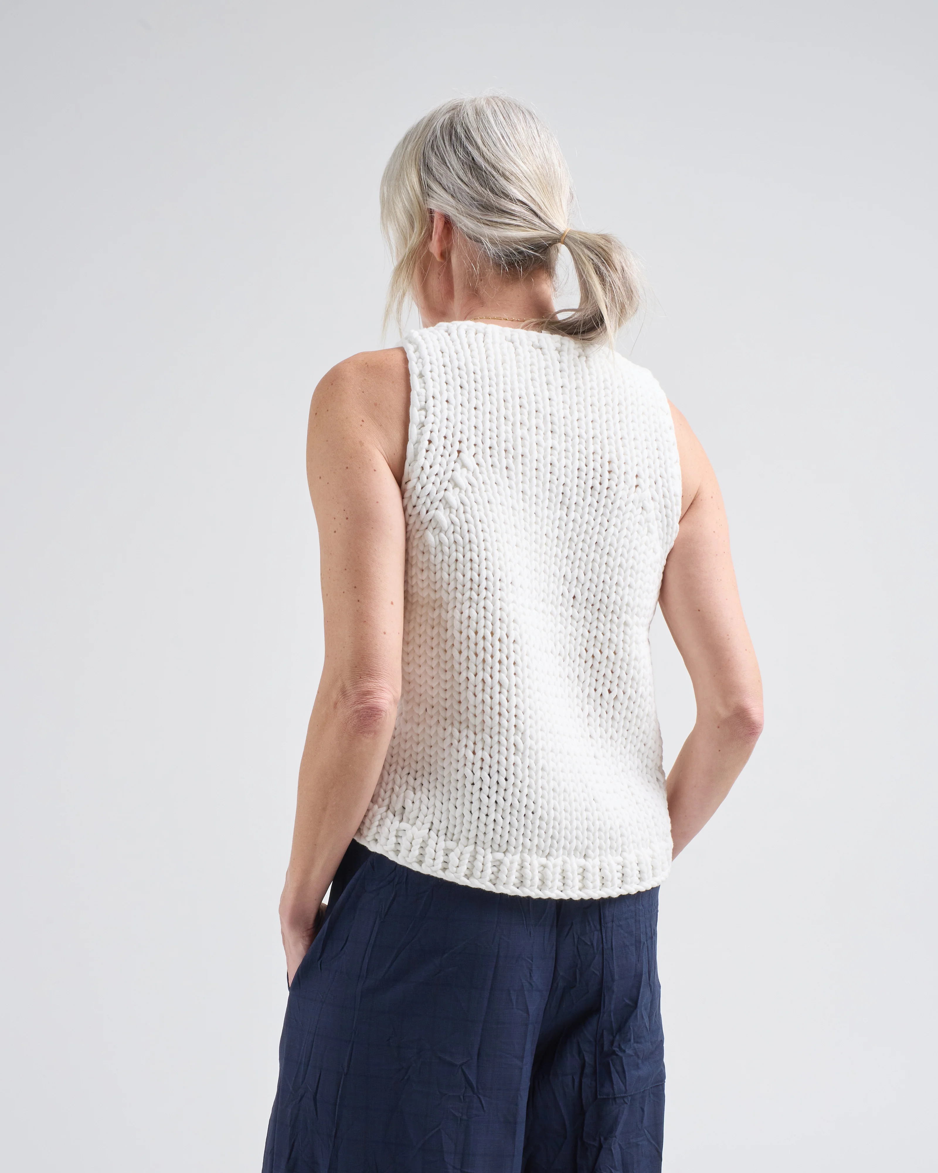 deluxe tube yarn sweater tank - Image 4