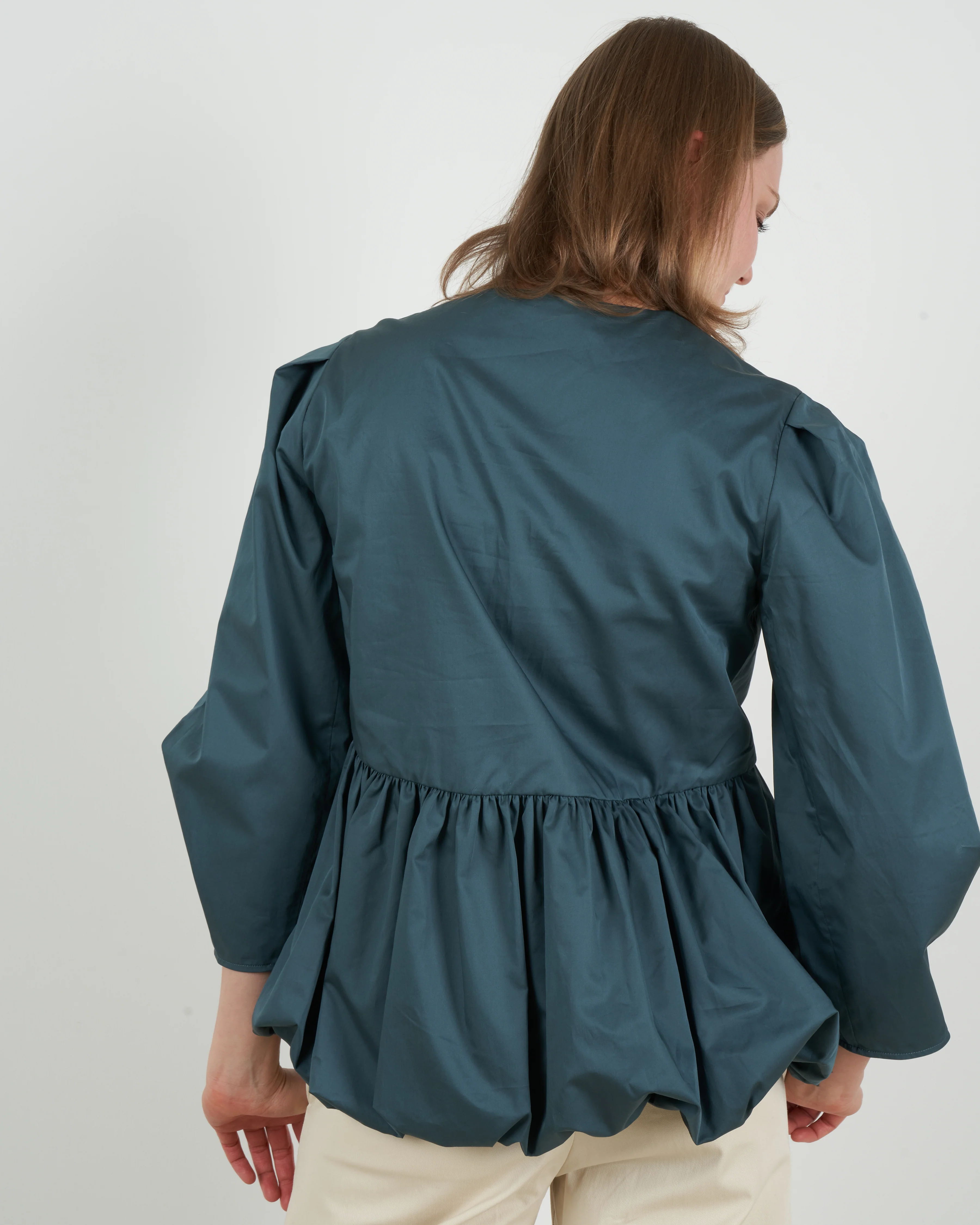 eco poplin deep v-neck top - phthlao green - Image 4