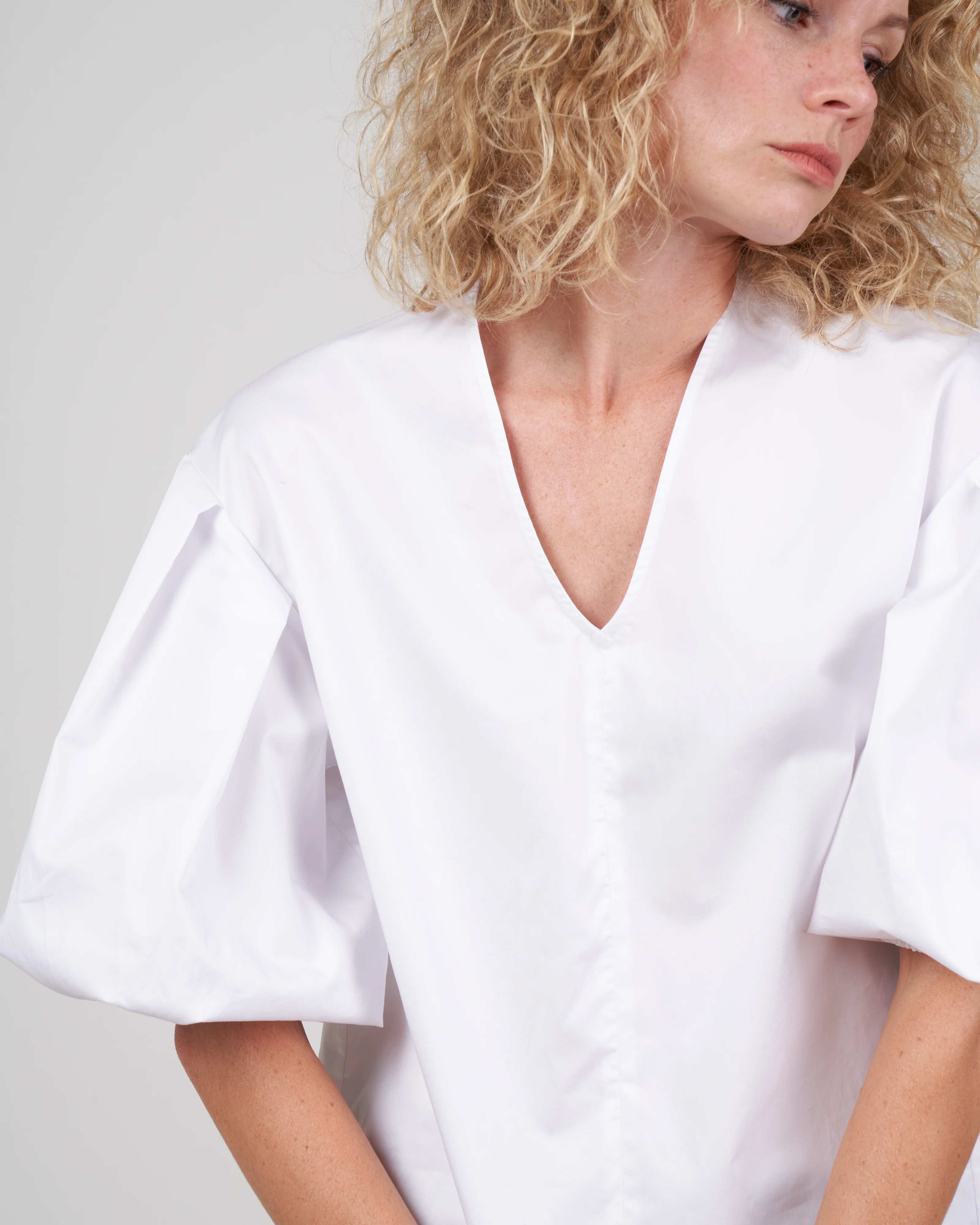 eco poplin v-neck pleated sleeve top - white - Image 5