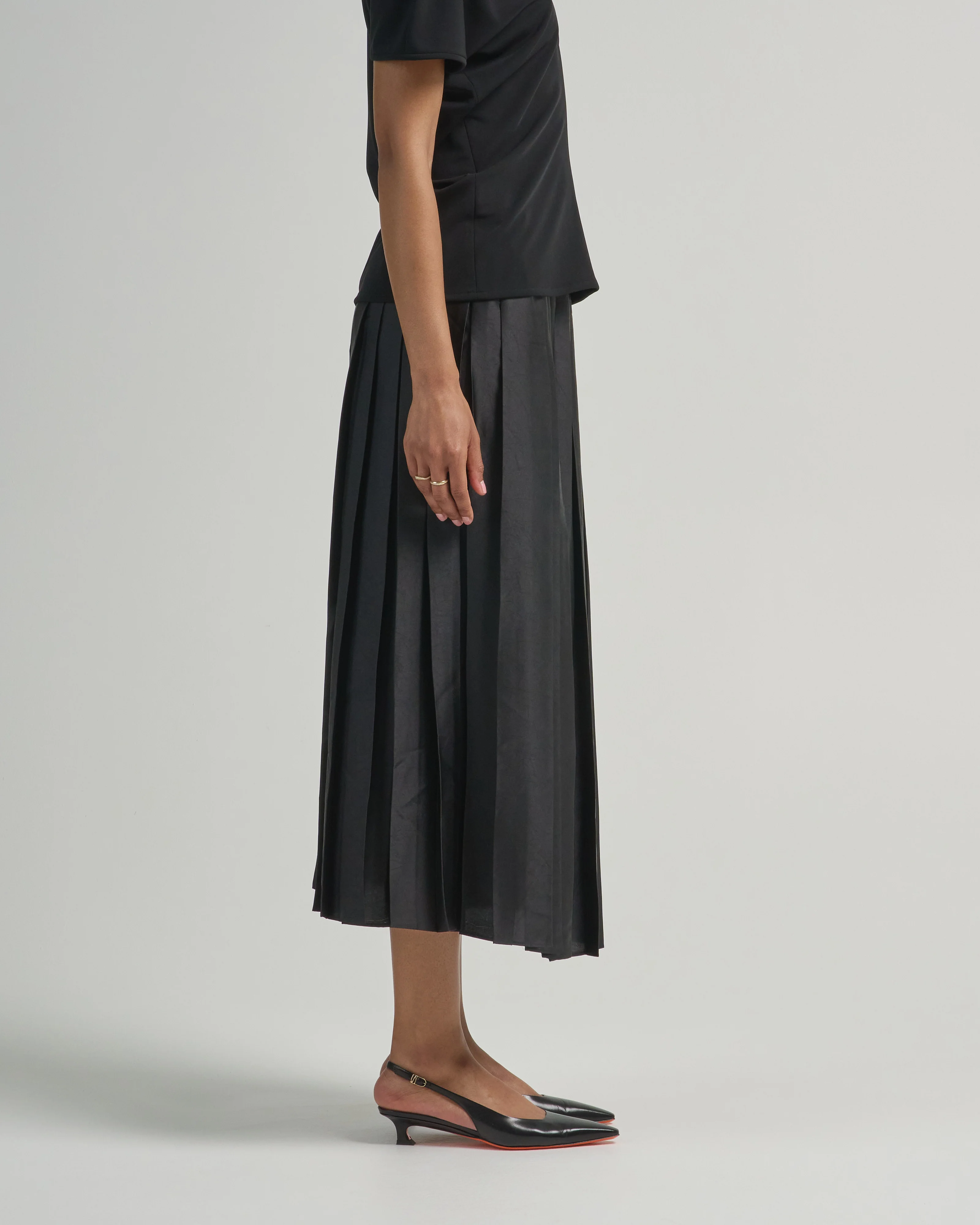 feather weight pleated pull on skirt - Image 3