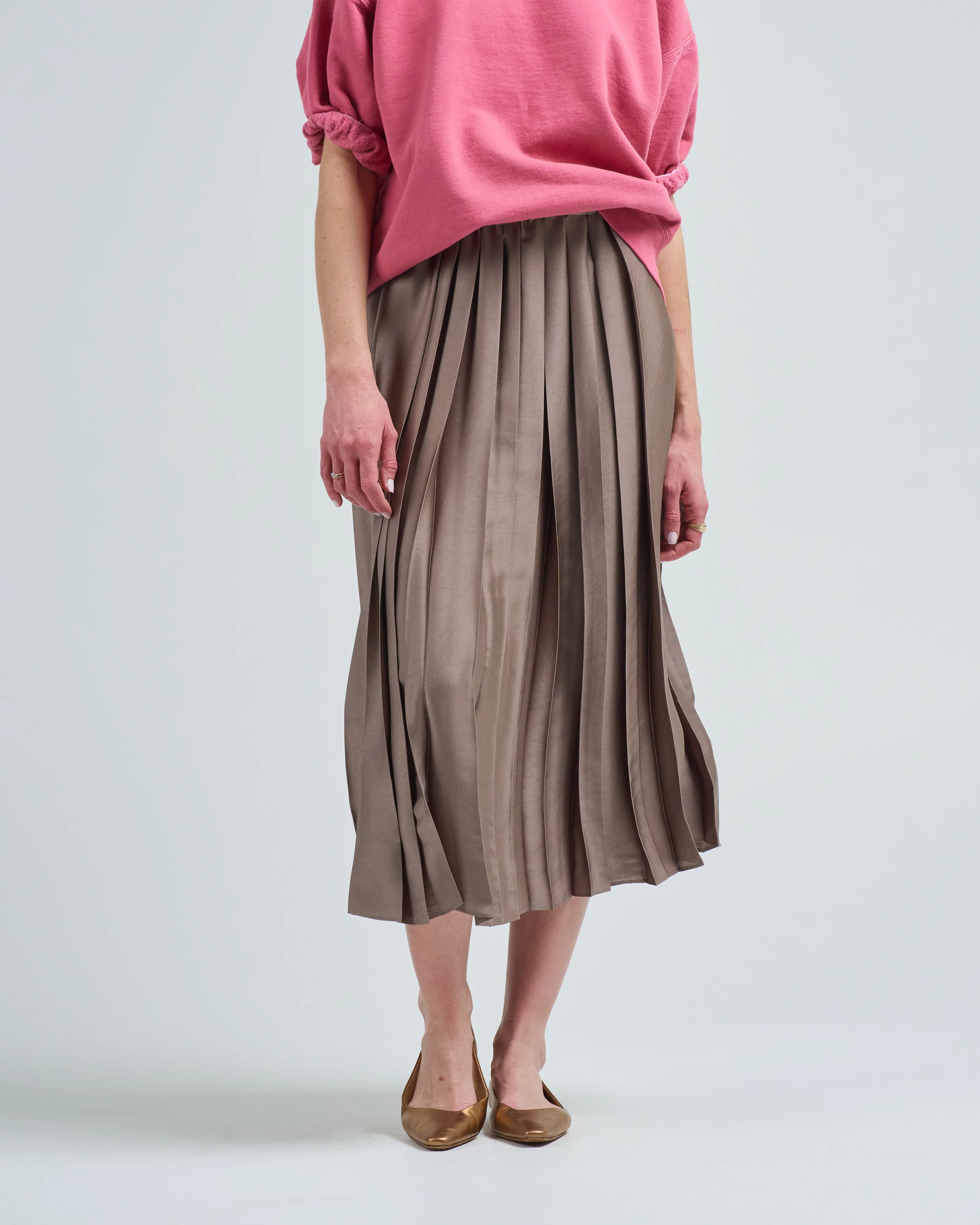 feather weight pleated pull on skirt - Image 3