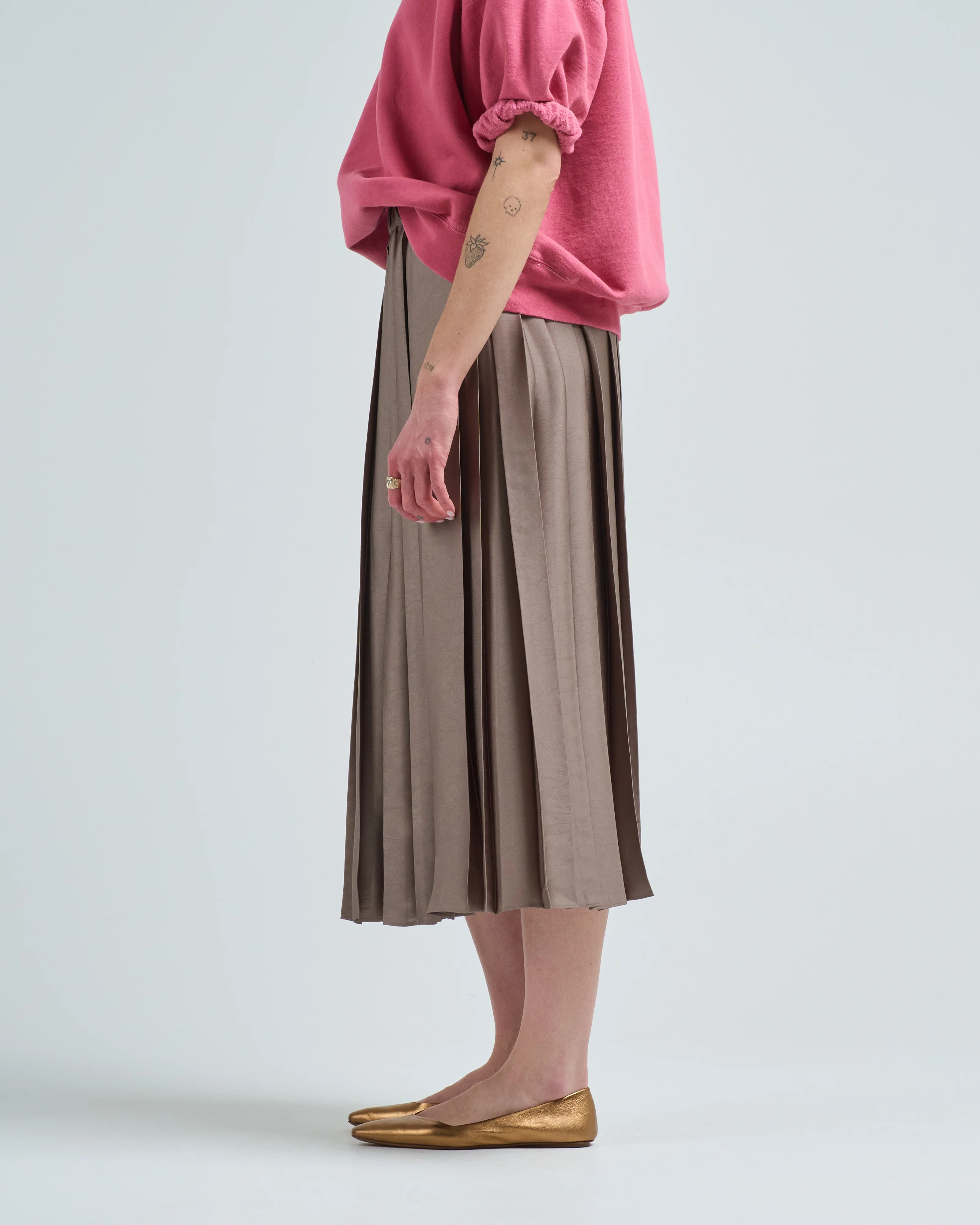 feather weight pleated pull on skirt - Image 4