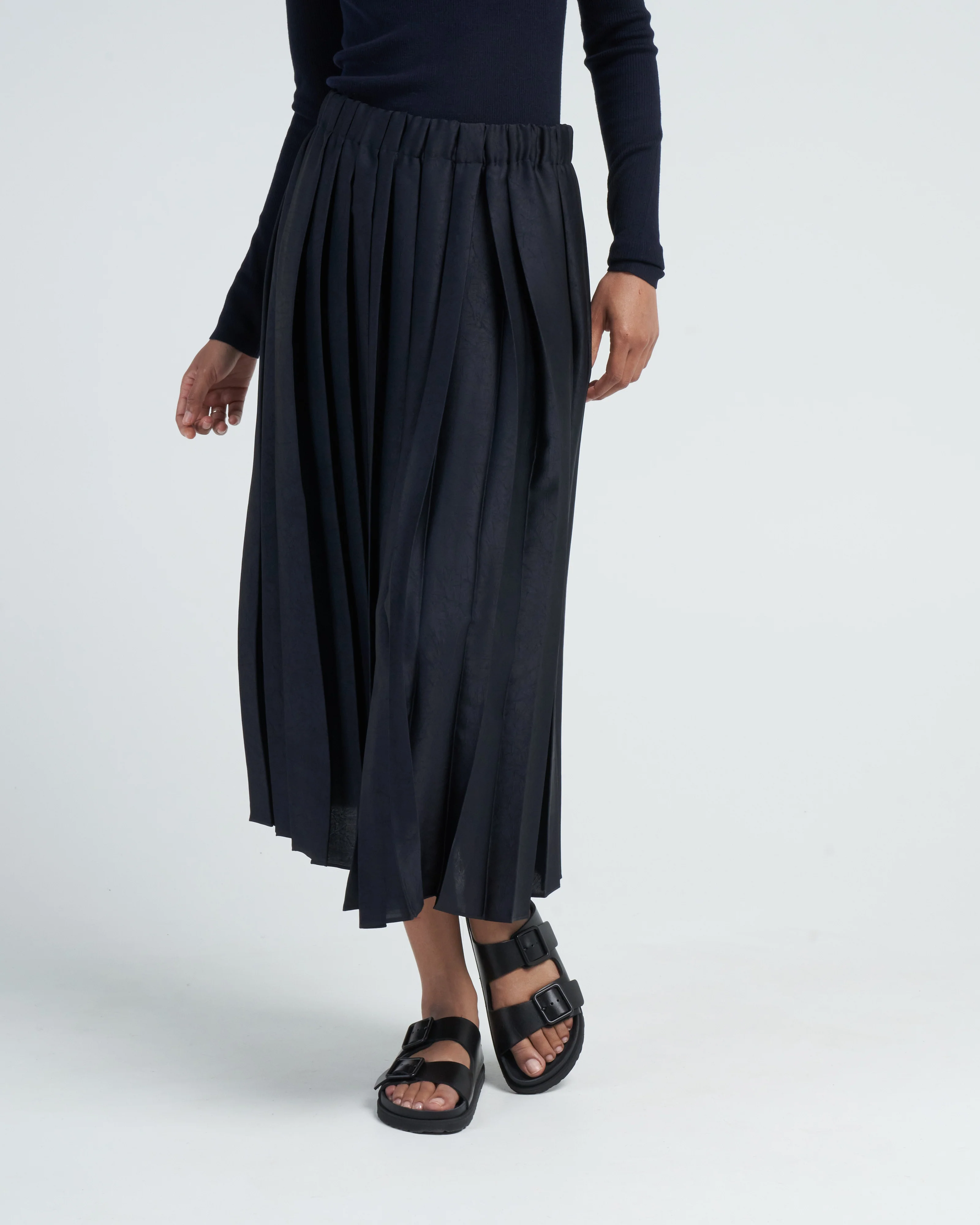 feather weight pleated pull on skirt - navy - Image 2