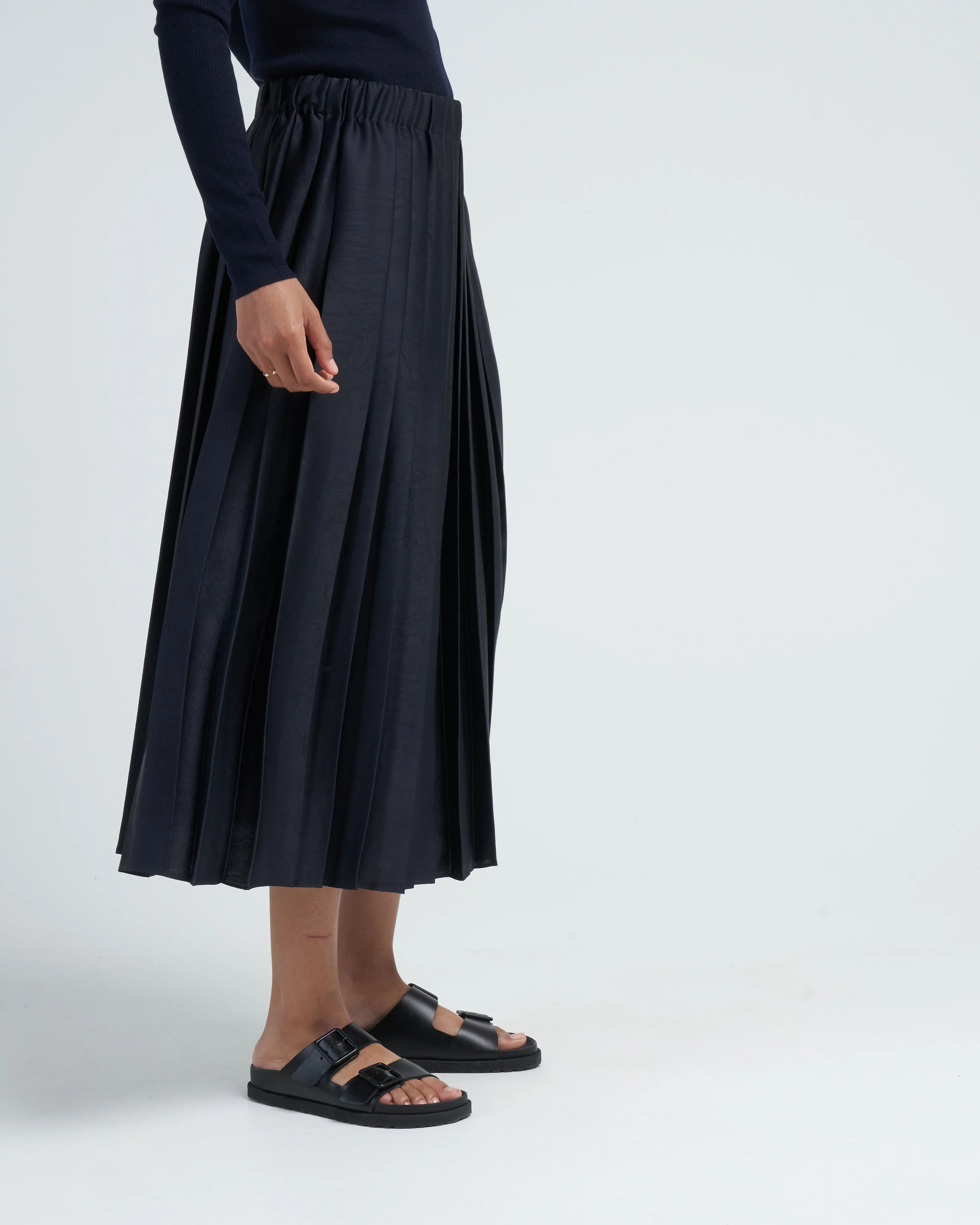 feather weight pleated pull on skirt - navy - Image 3