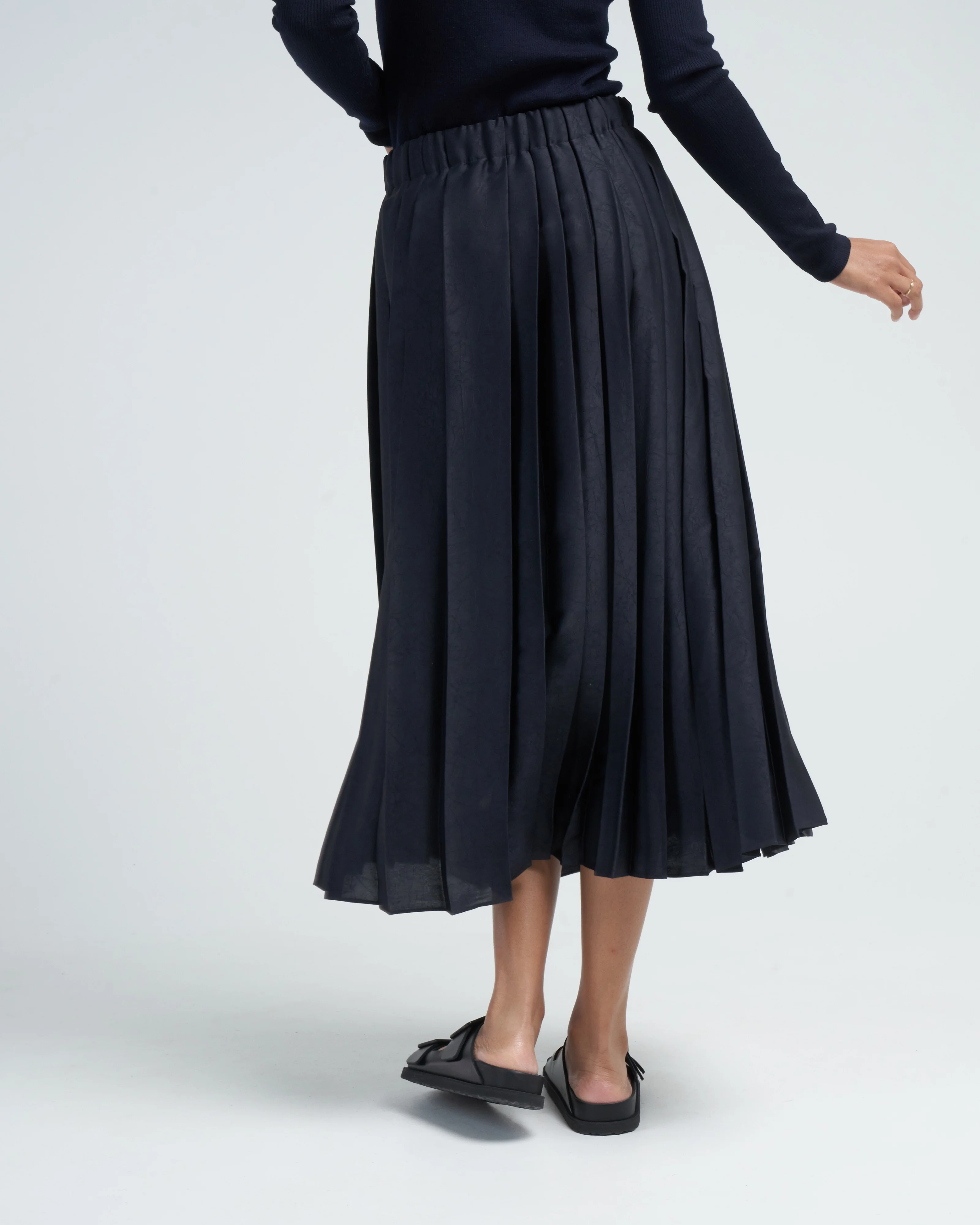 feather weight pleated pull on skirt - navy - Image 4